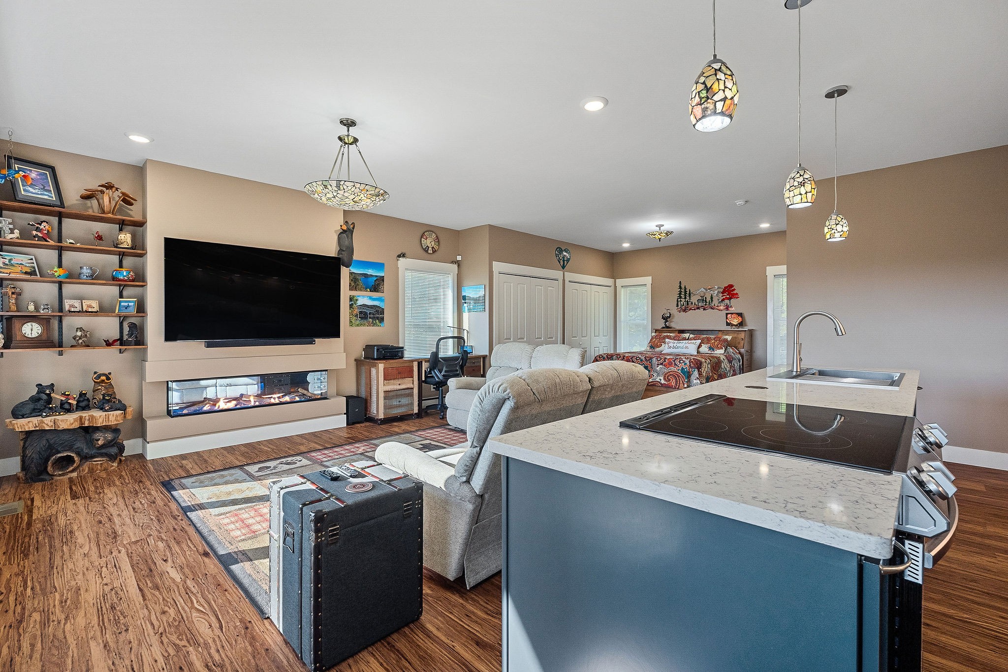 385 Oak Dr