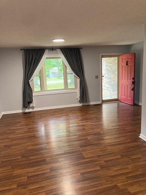 110 Larkway Dr