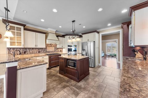 2160 Trieste Trl Adams TN 37010
