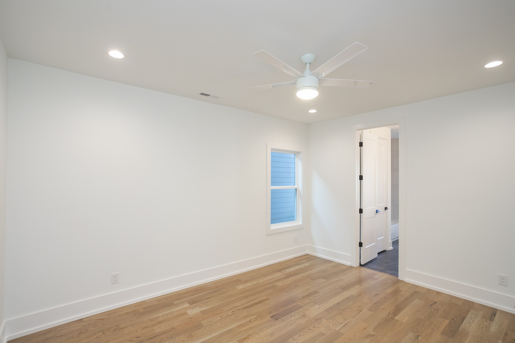 Nashville, Tennessee 37209, United States, 3 Bedrooms Bedrooms, ,3 BathroomsBathrooms,Residential,Active,143009