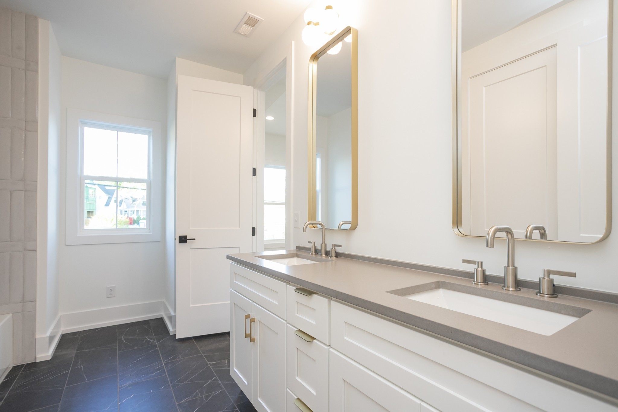 Nashville, Tennessee 37209, United States, 3 Bedrooms Bedrooms, ,3 BathroomsBathrooms,Residential,Active,143009