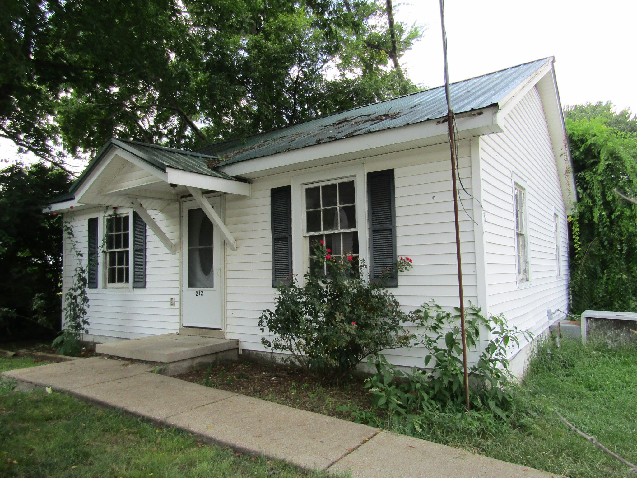 212 Adams St