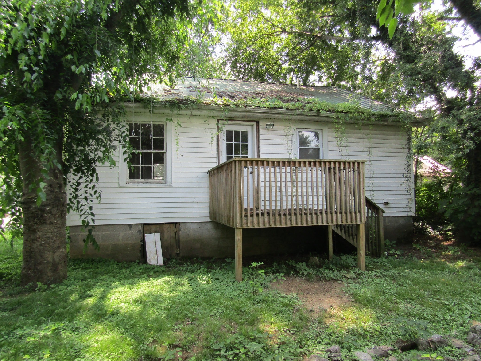 212 Adams St