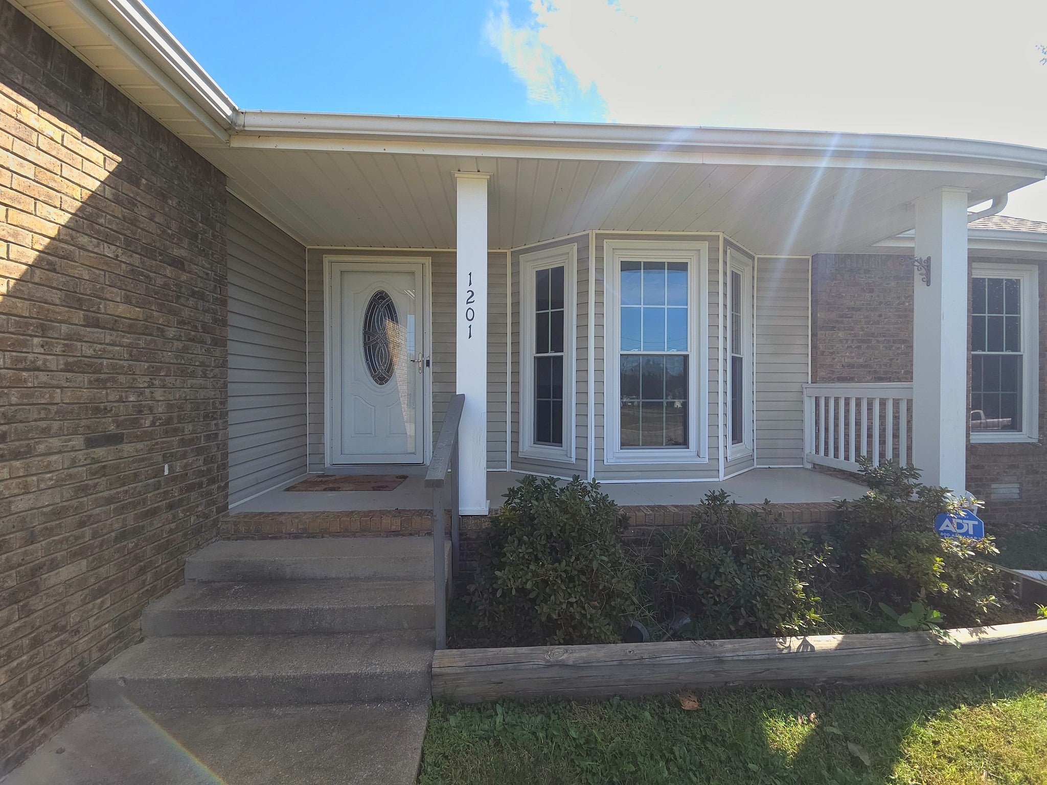 1201 Crystal Dr