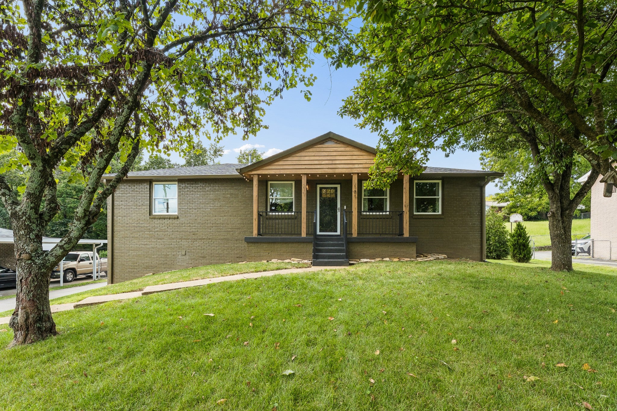 3-bed listing at 181 Mccall St, Nashville