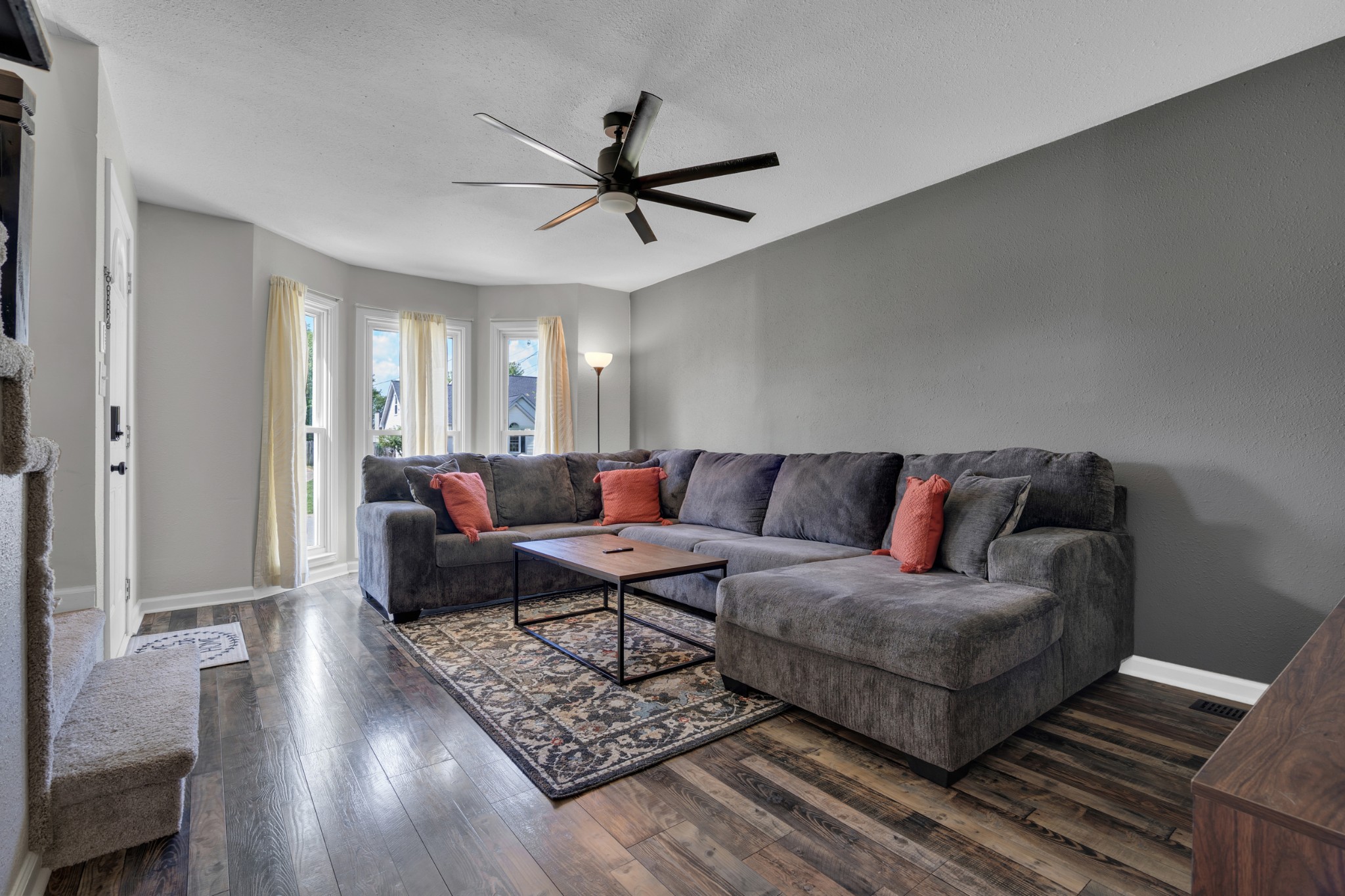 1217 Parkview Dr