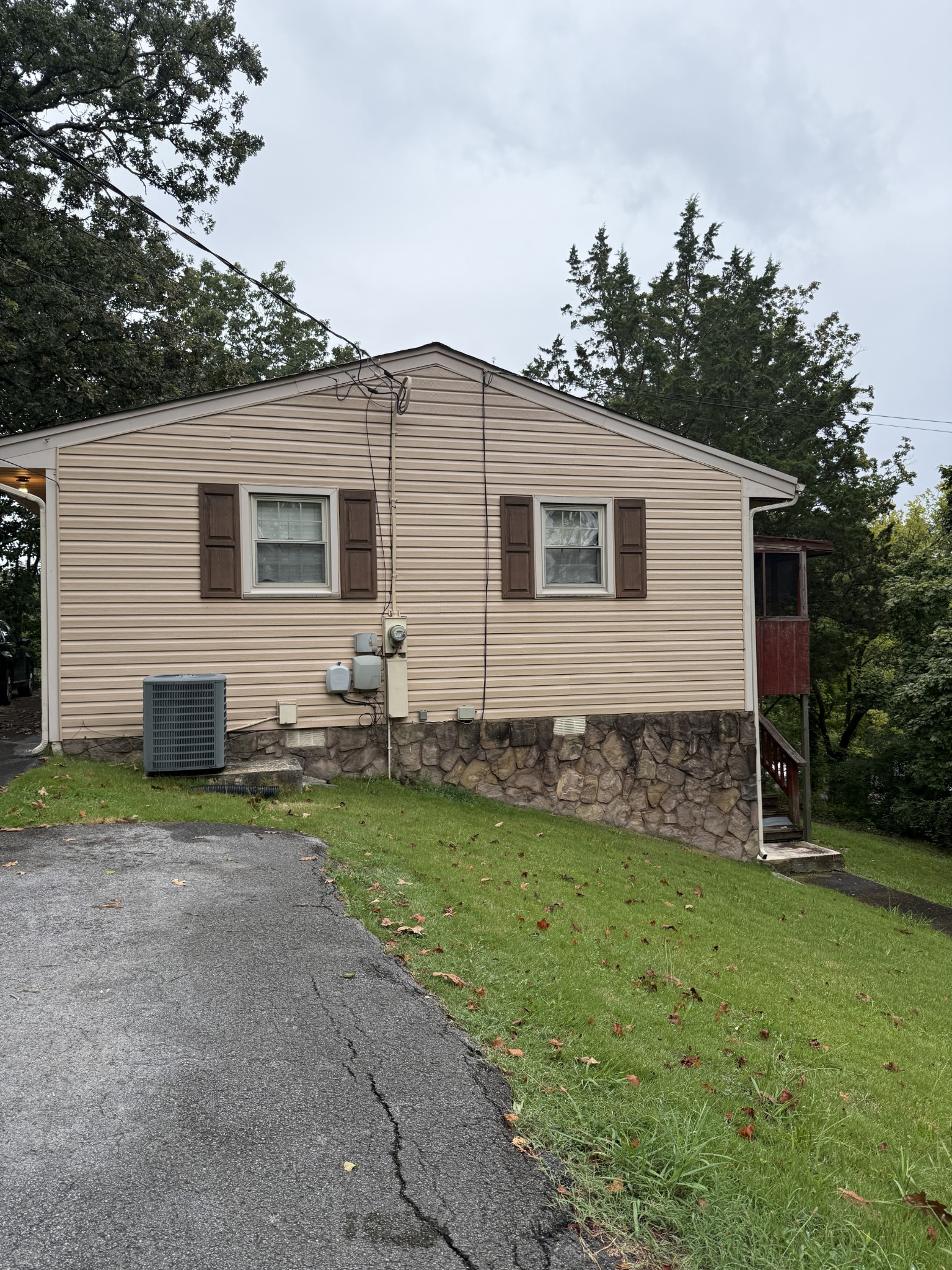 3811 Altamira Dr