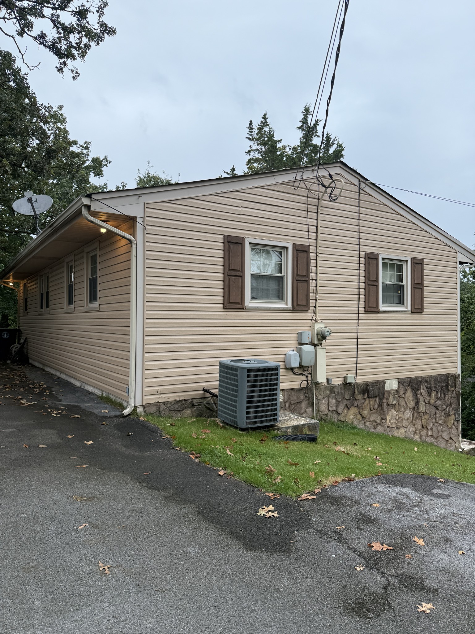 3811 Altamira Dr