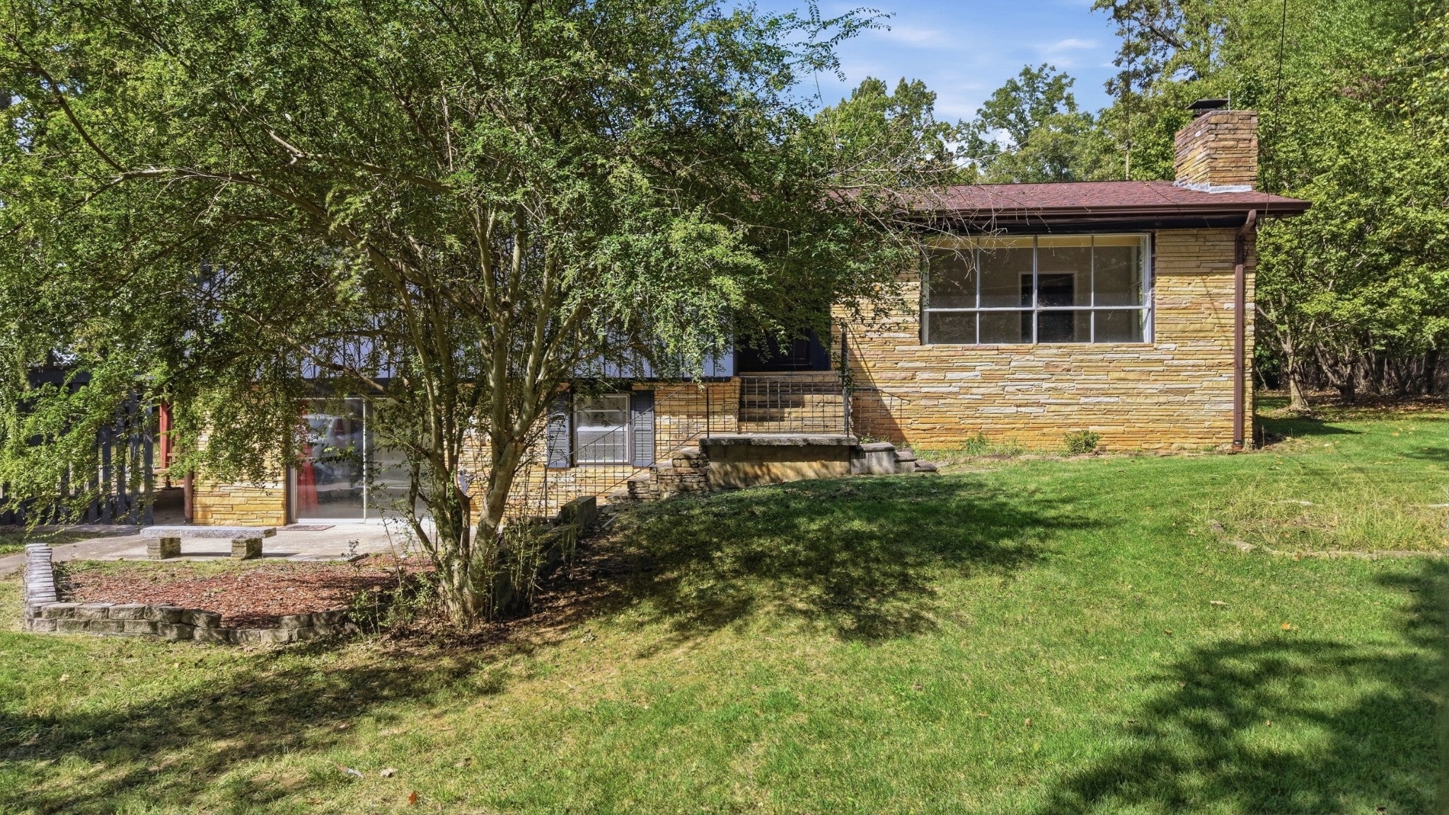 2470 Eastbrook Rd