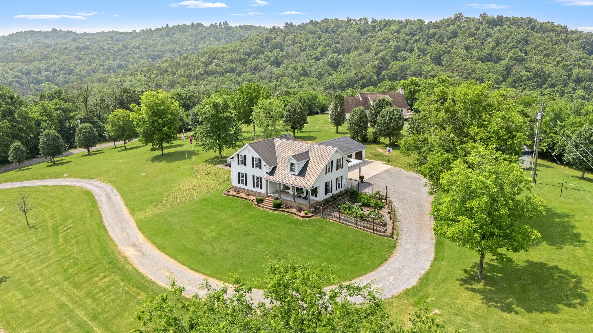 699 Magan Ln