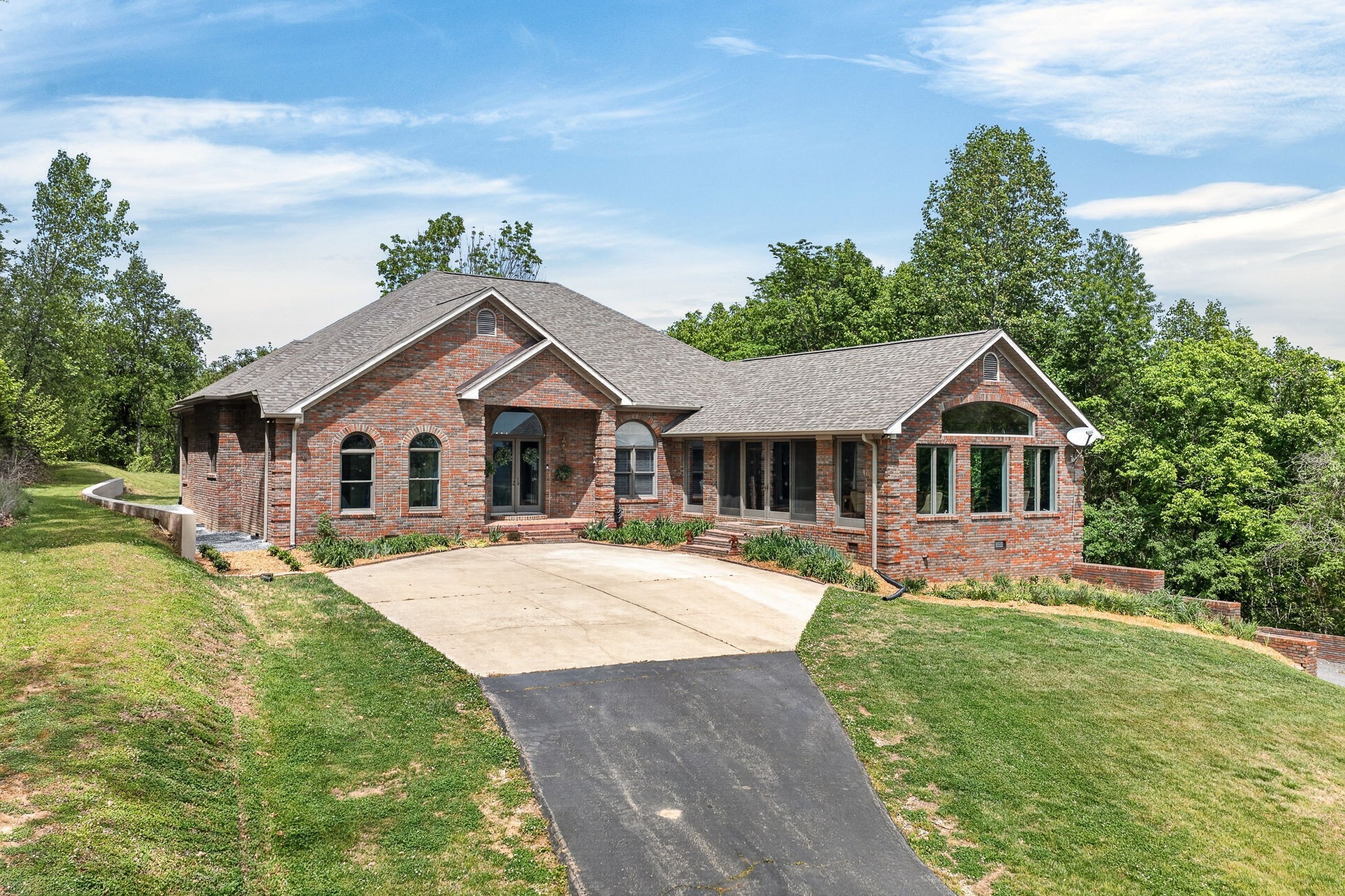 360 Long Hollow Ln