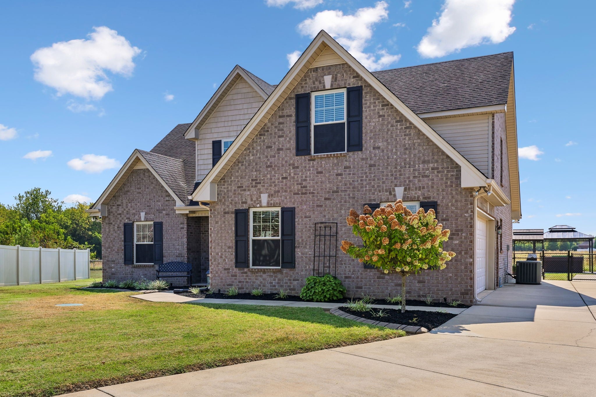900 Nimbus Ln