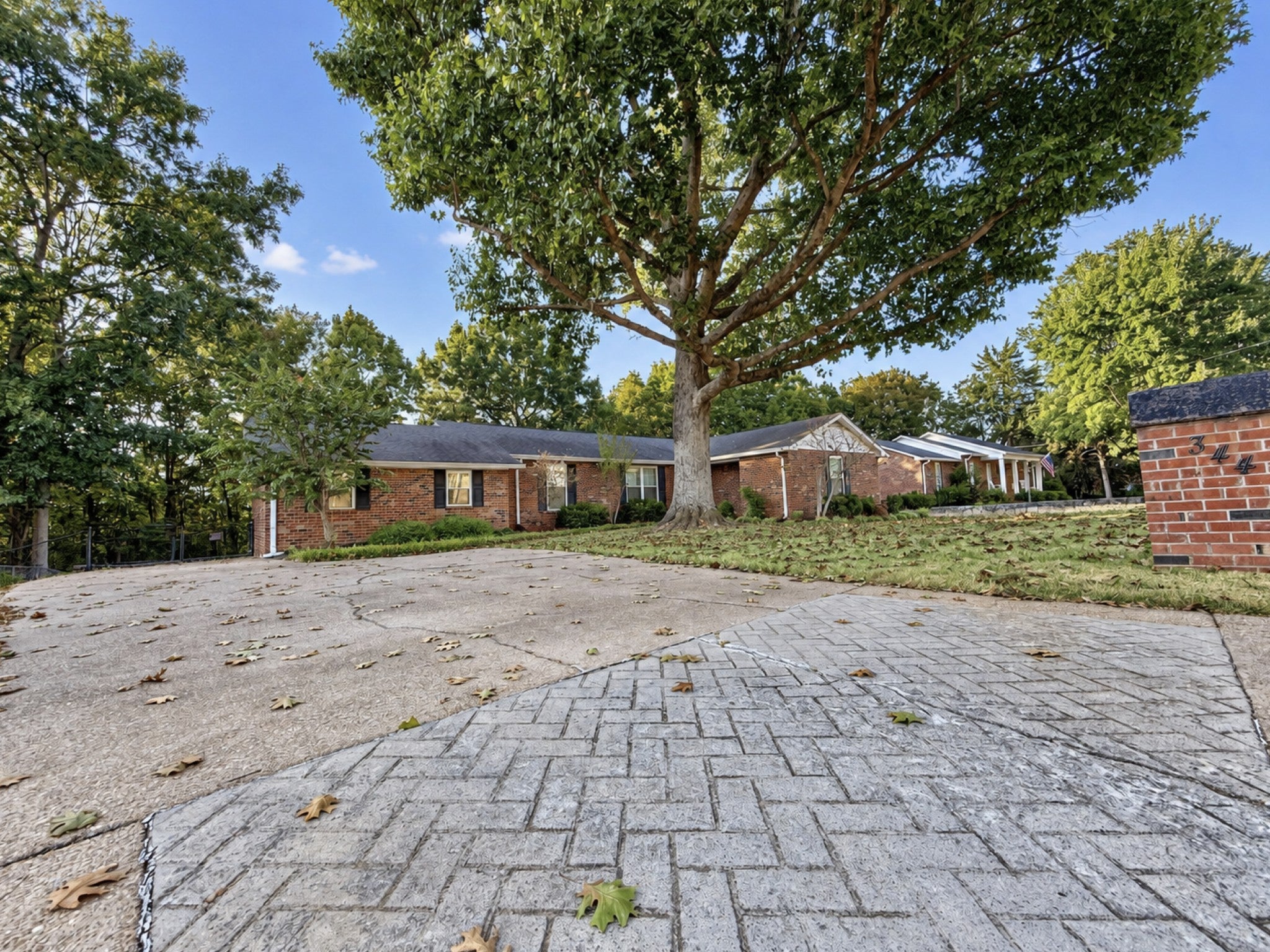 344 Clearlake Dr W