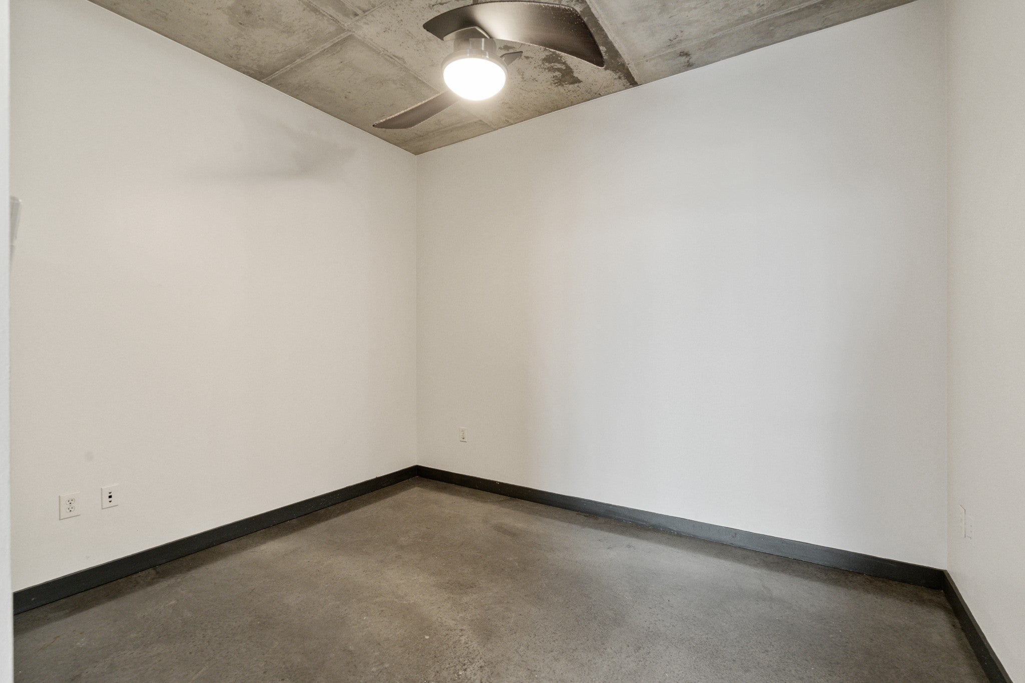 1510 Demonbreun St 1105, Nashville TN 37203 1-bed condo, photo 2 of 18