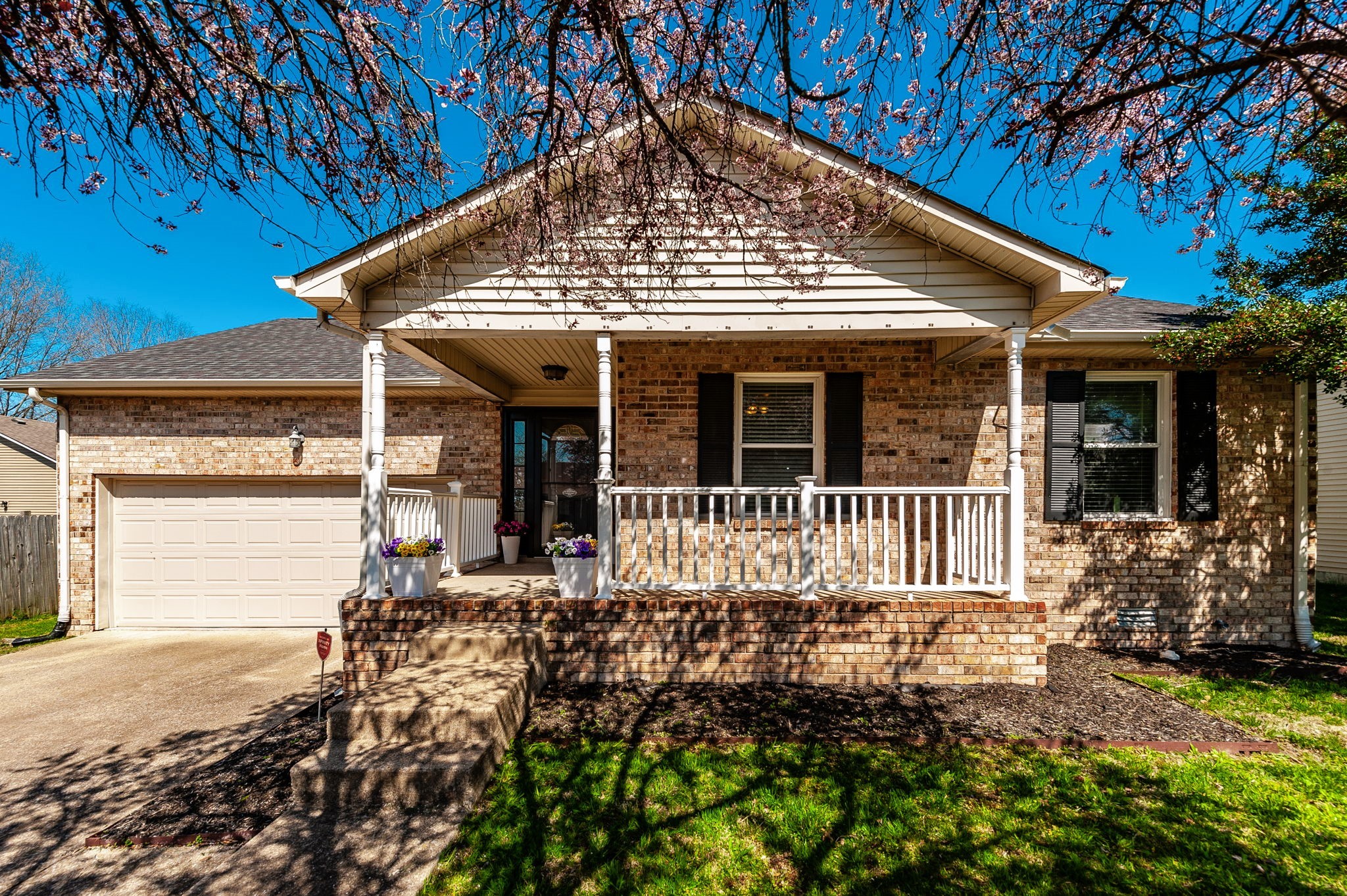 1905 Waterford Dr