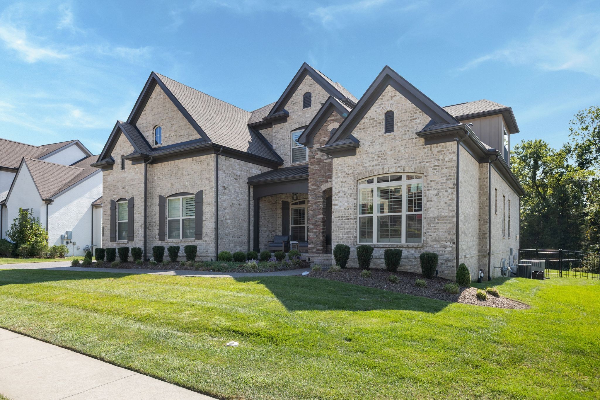 1137 McClellan Ln