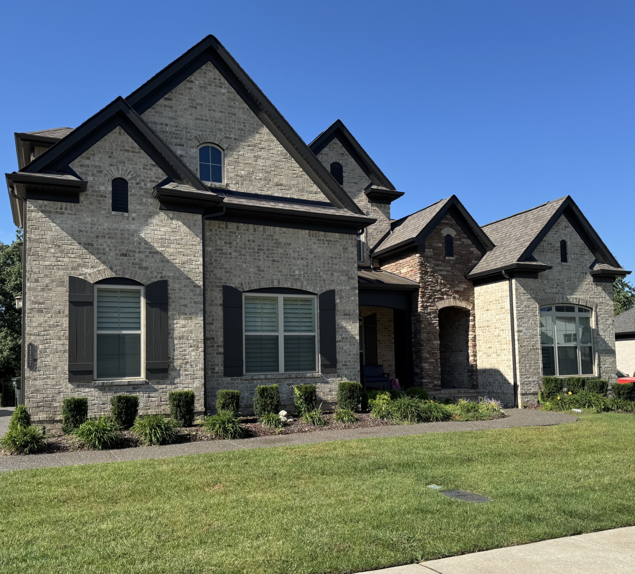 1137 McClellan Ln