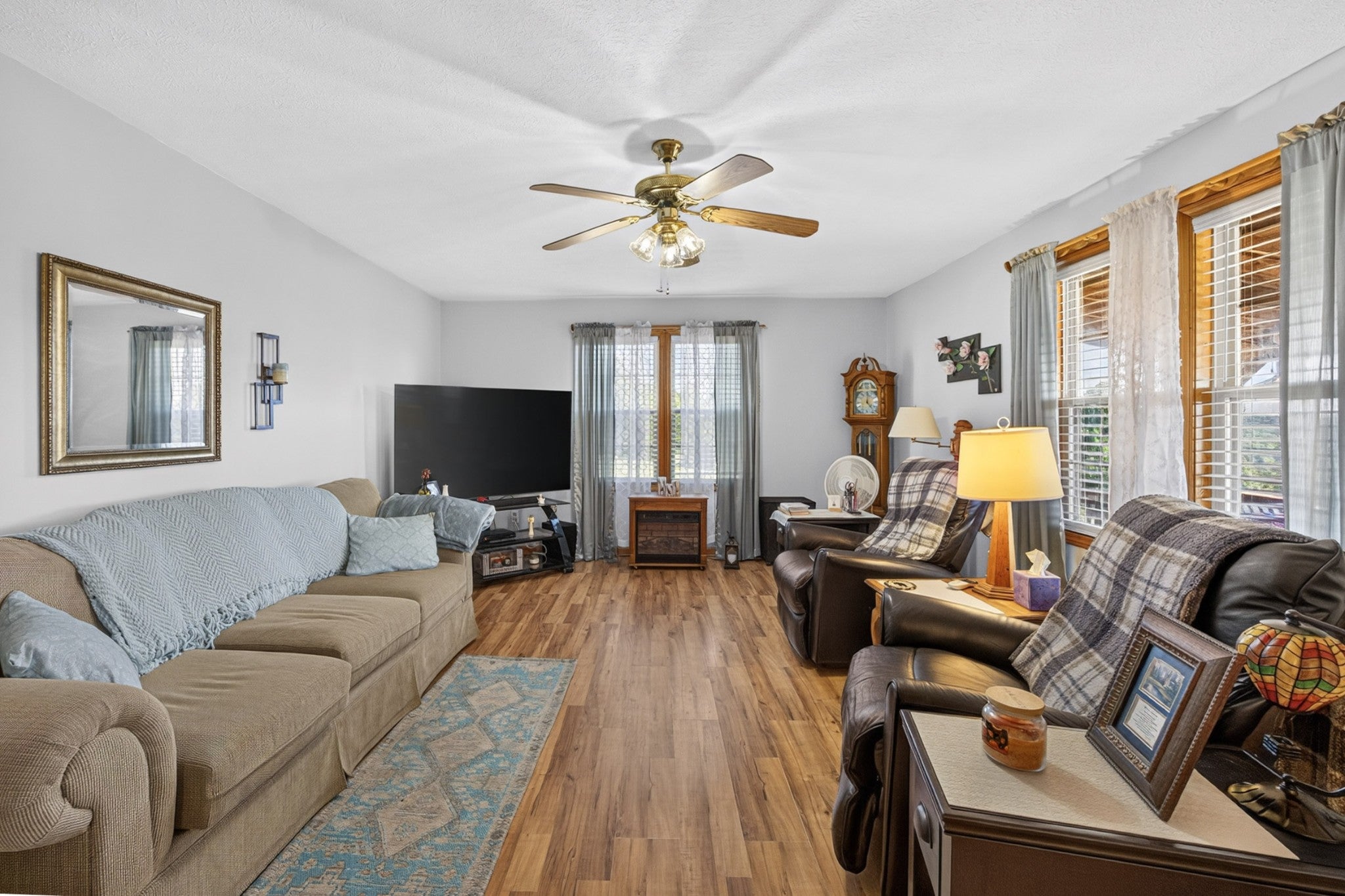 955 Livingston Boatdock Rd