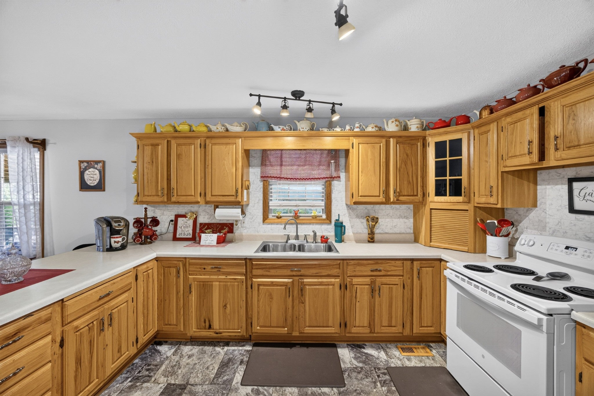 955 Livingston Boatdock Rd