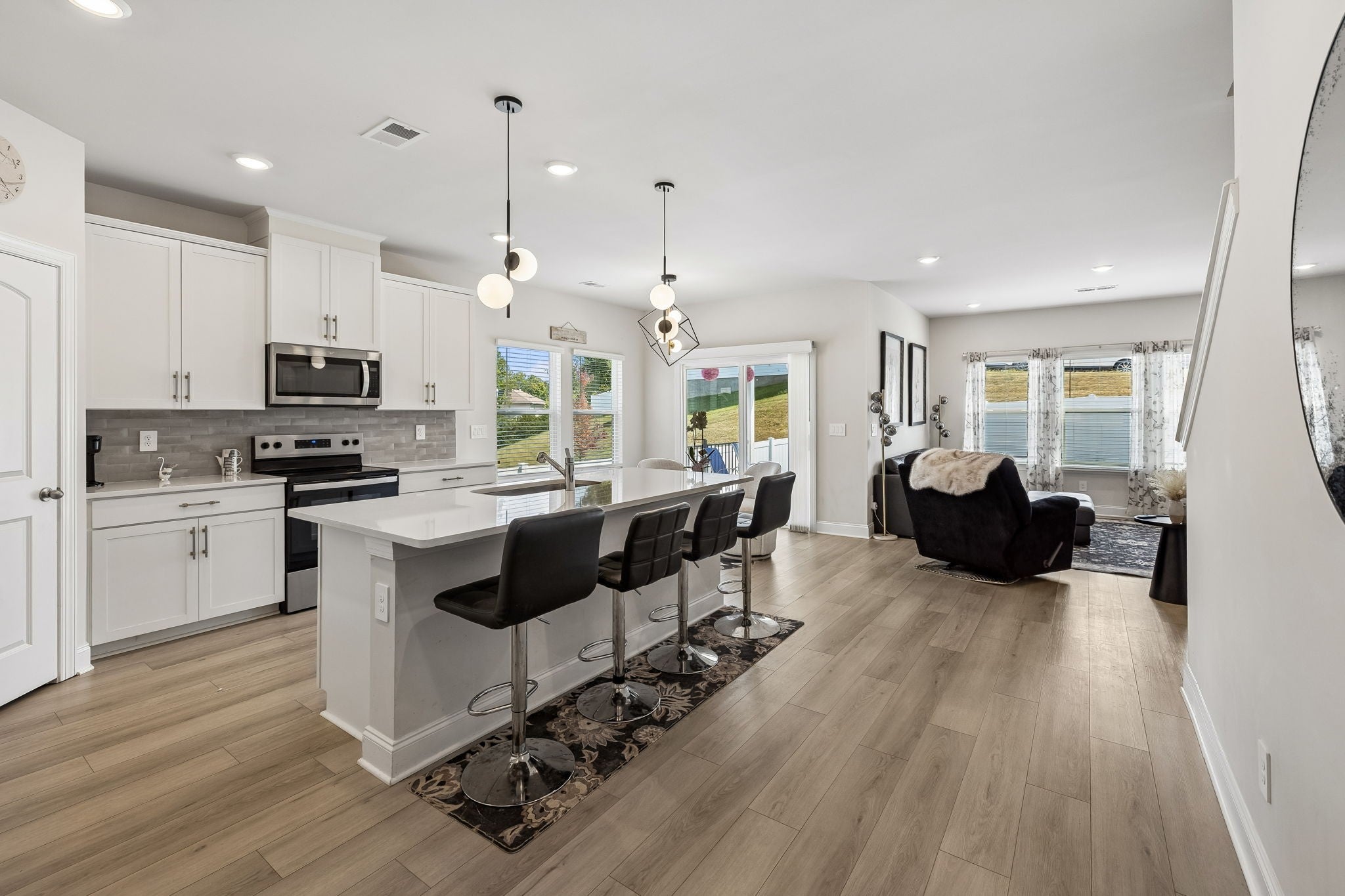 4877 Myra Dr
