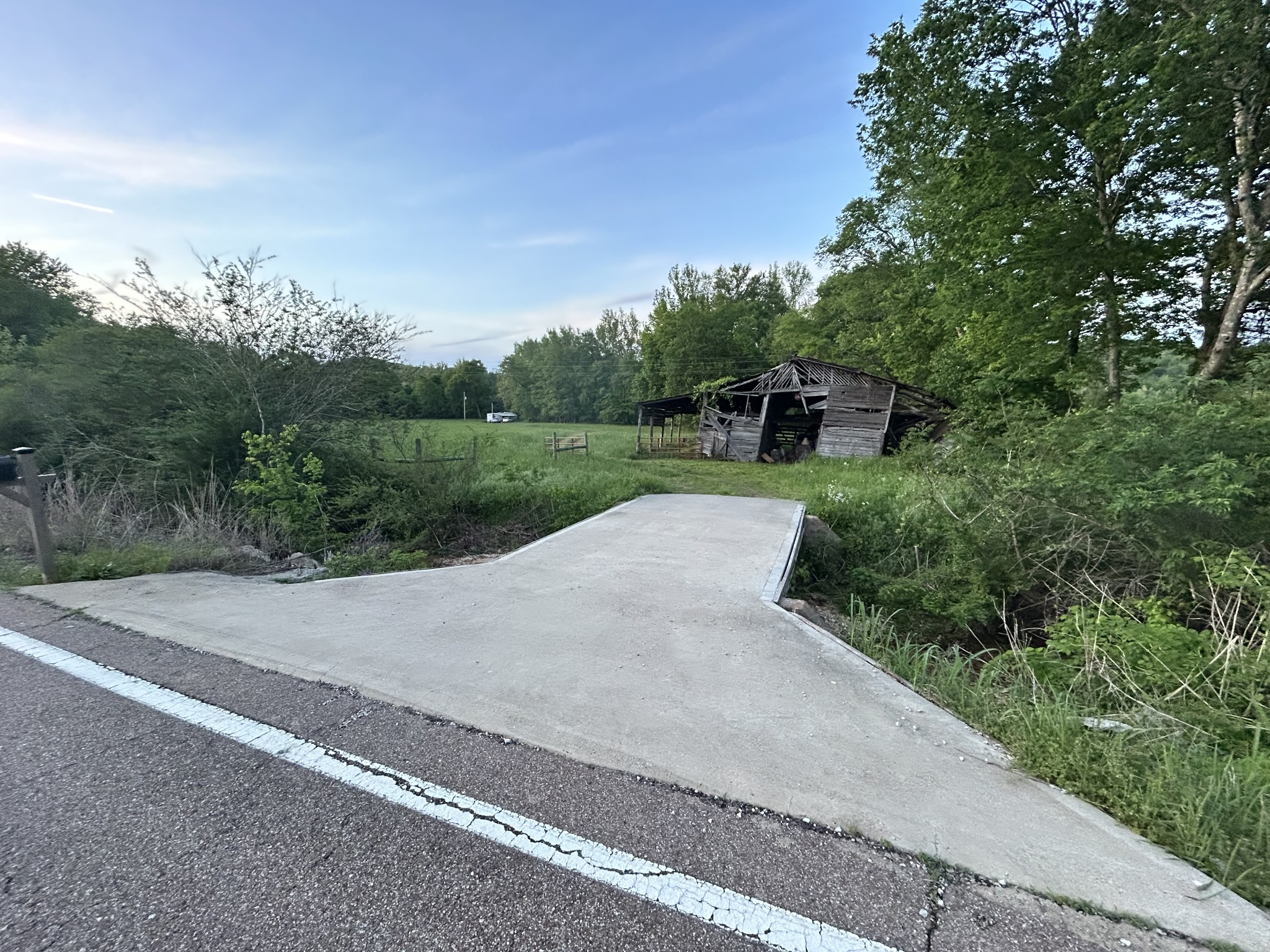 7581 Highway 438 west