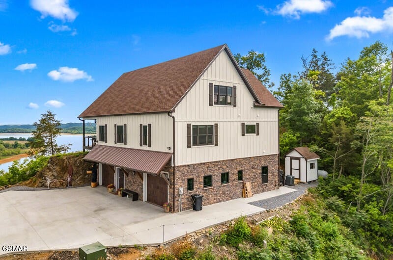 313 River Bluff Way