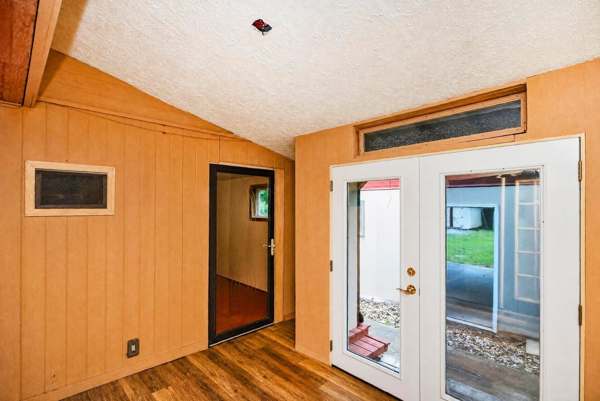 4913 Log Cabin Rd
