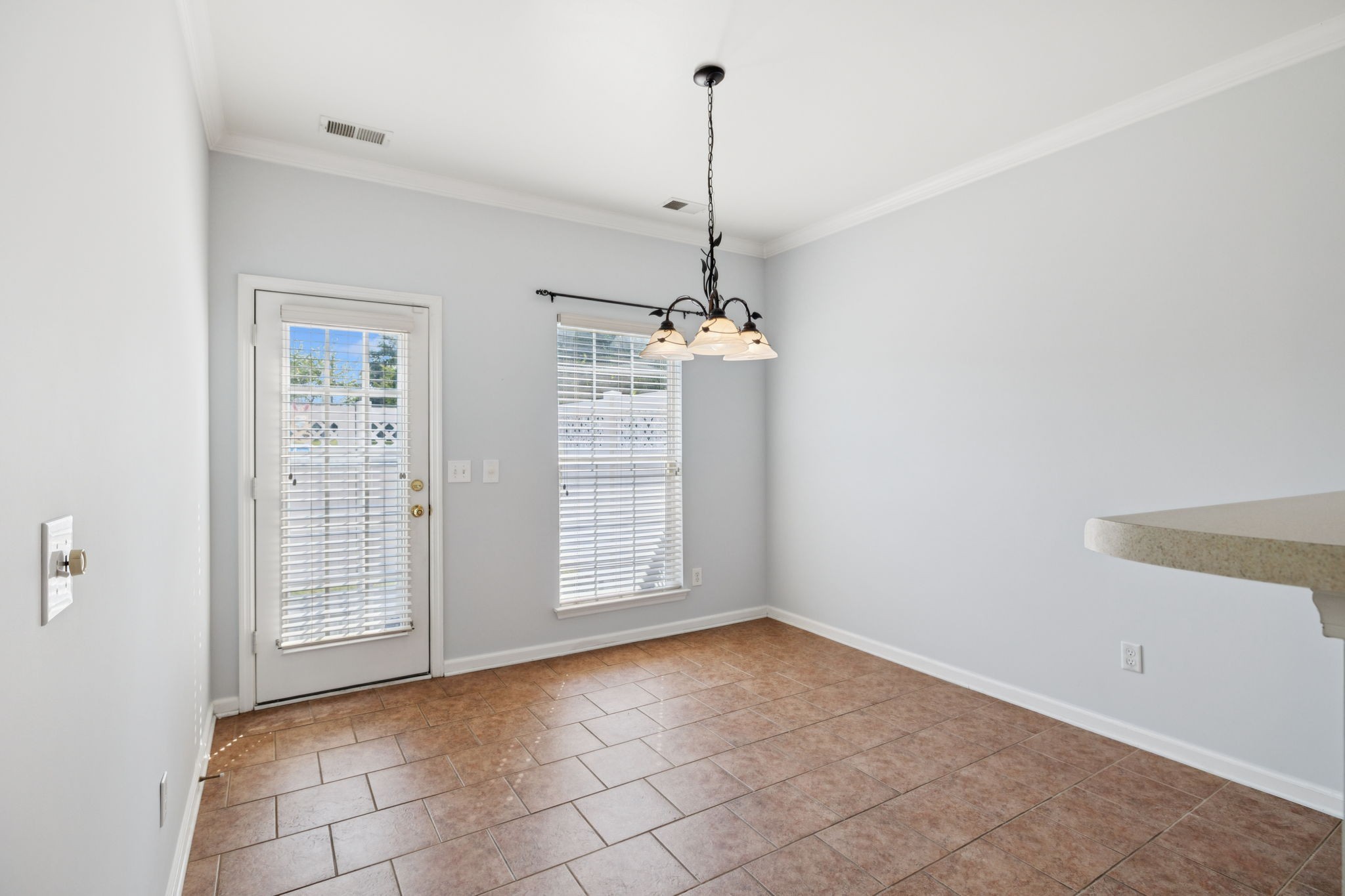 208 Northcrest Commons Cir