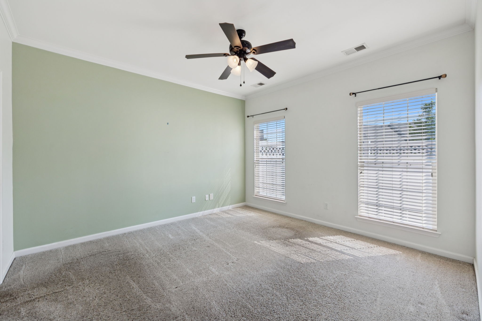 208 Northcrest Commons Cir