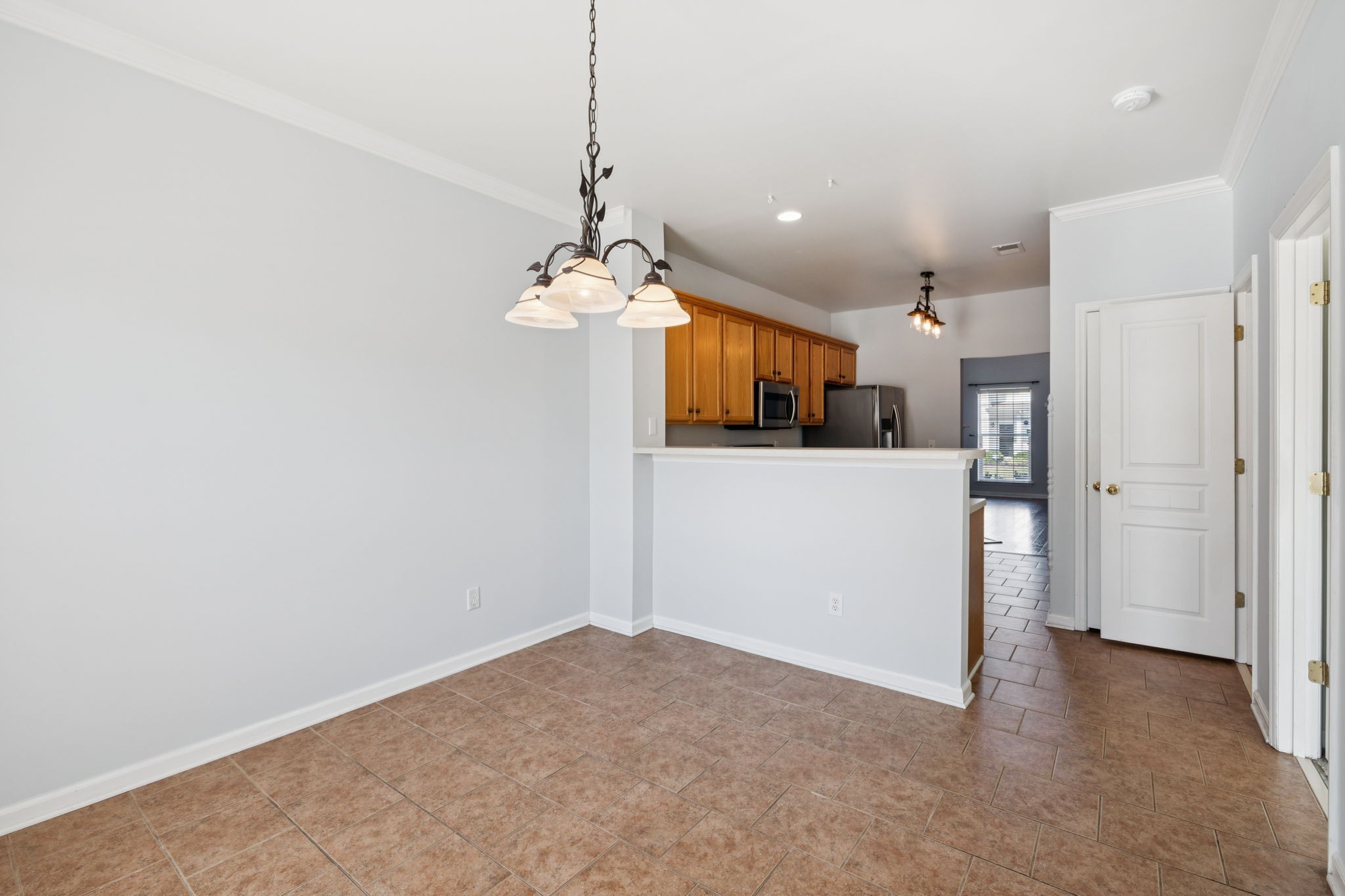 208 Northcrest Commons Cir