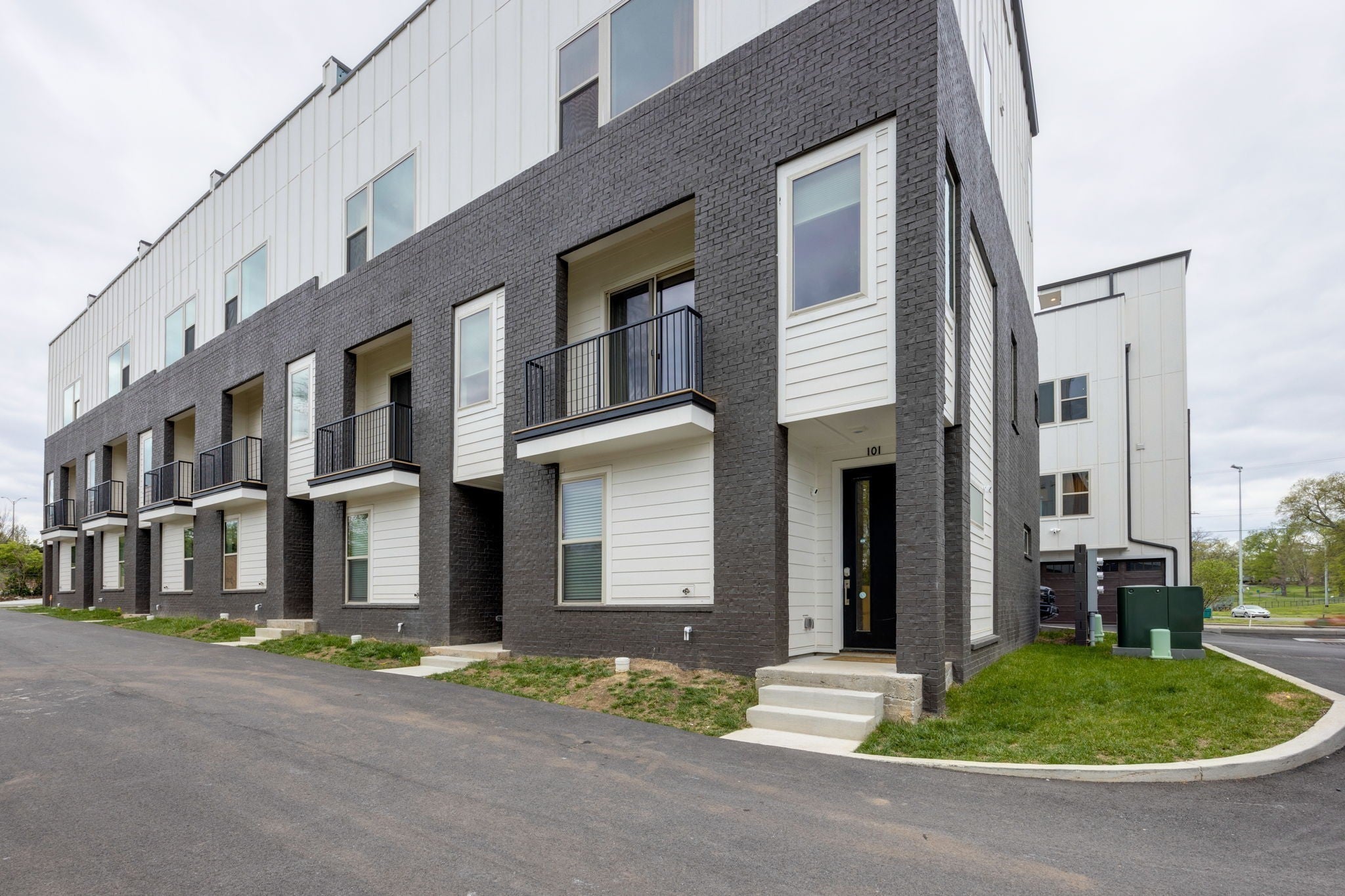 2719 Alameda St 101