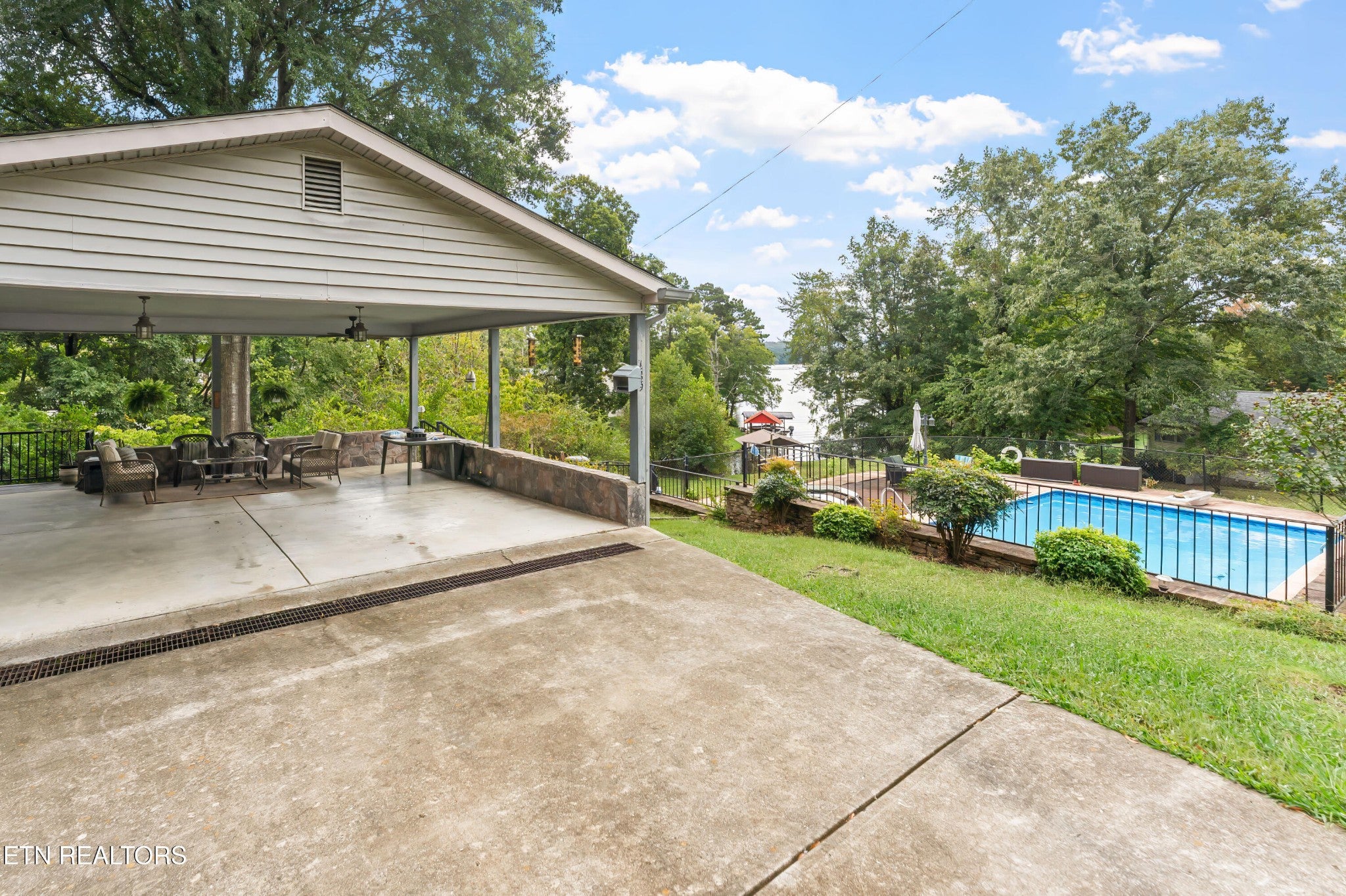 1629 Piney Point Rd