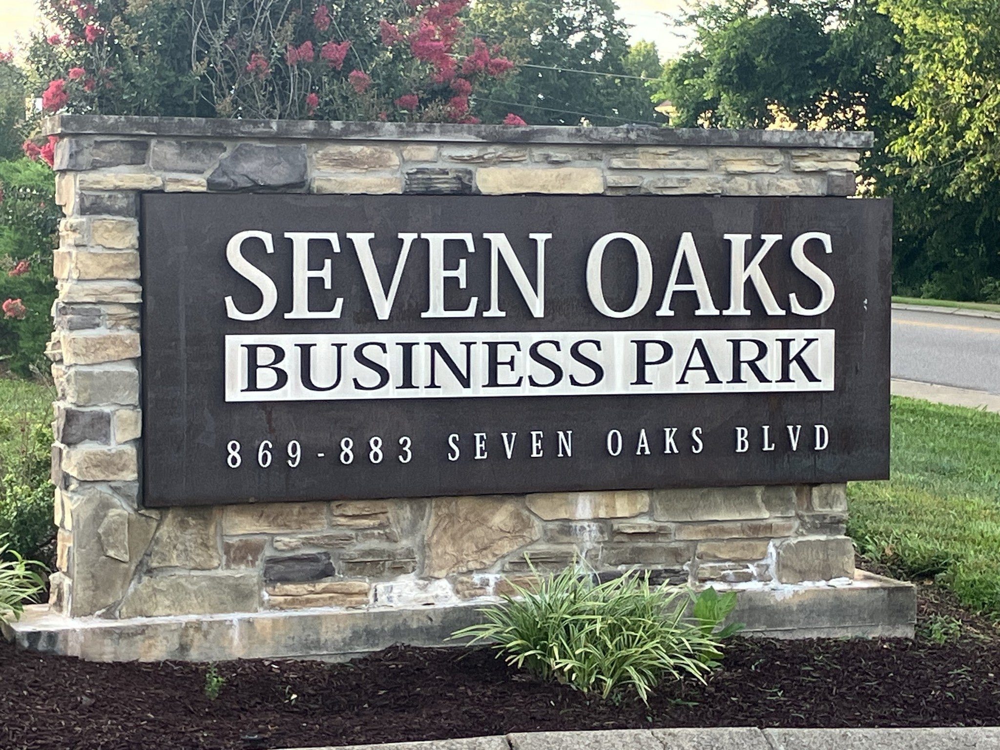 881 Seven Oaks Blvd