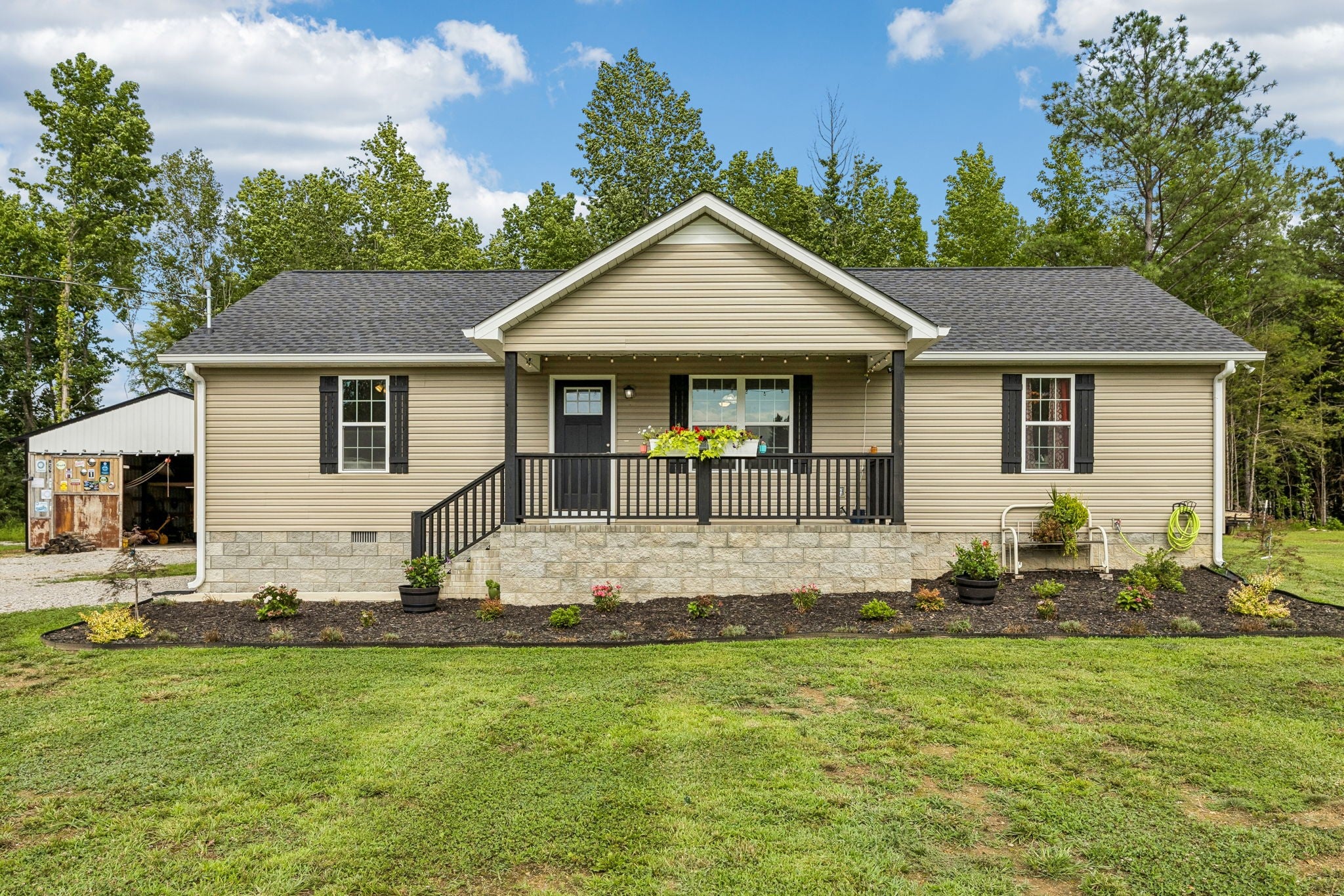Photo 1 of 71 — 3135 Oak Grove Rd, Goodspring, TN 38460