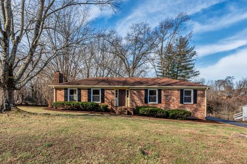 305 S Pawnee Dr Springfield TN 37172