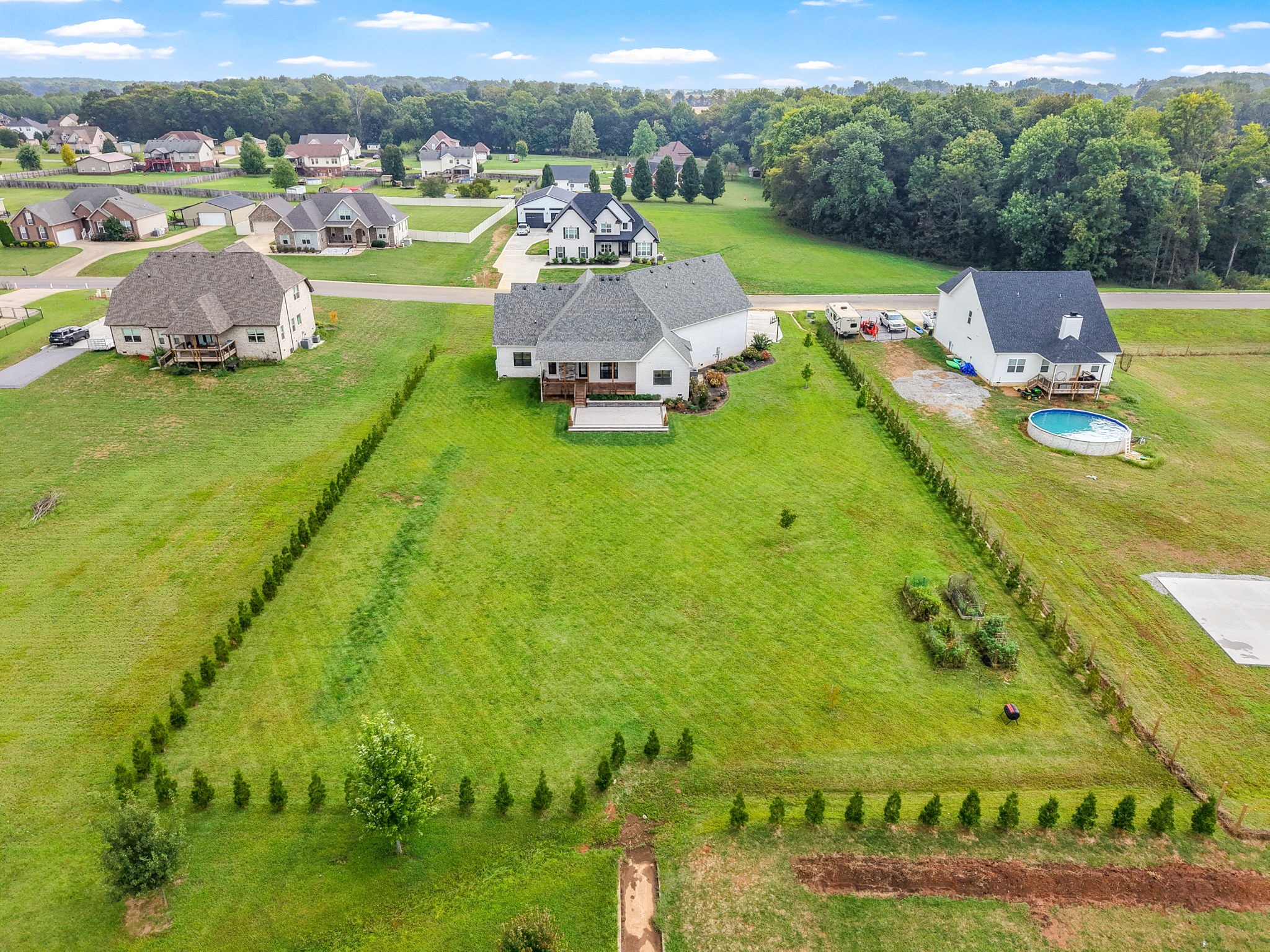 Clarksville, Tennessee 37040, United States, 4 Bedrooms Bedrooms, ,4 BathroomsBathrooms,Residential,Active,218137