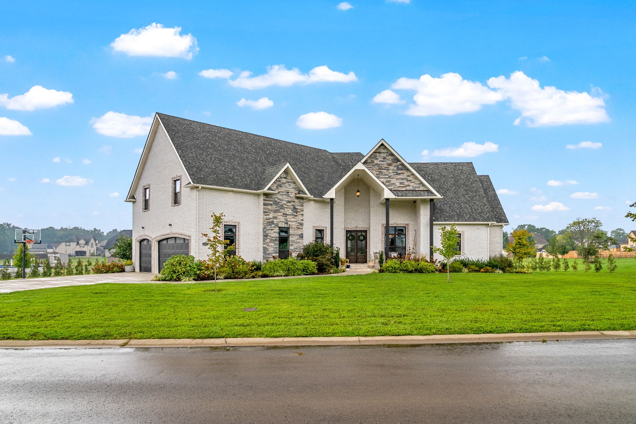 Clarksville, Tennessee 37040, United States, 4 Bedrooms Bedrooms, ,4 BathroomsBathrooms,Residential,Active,218137