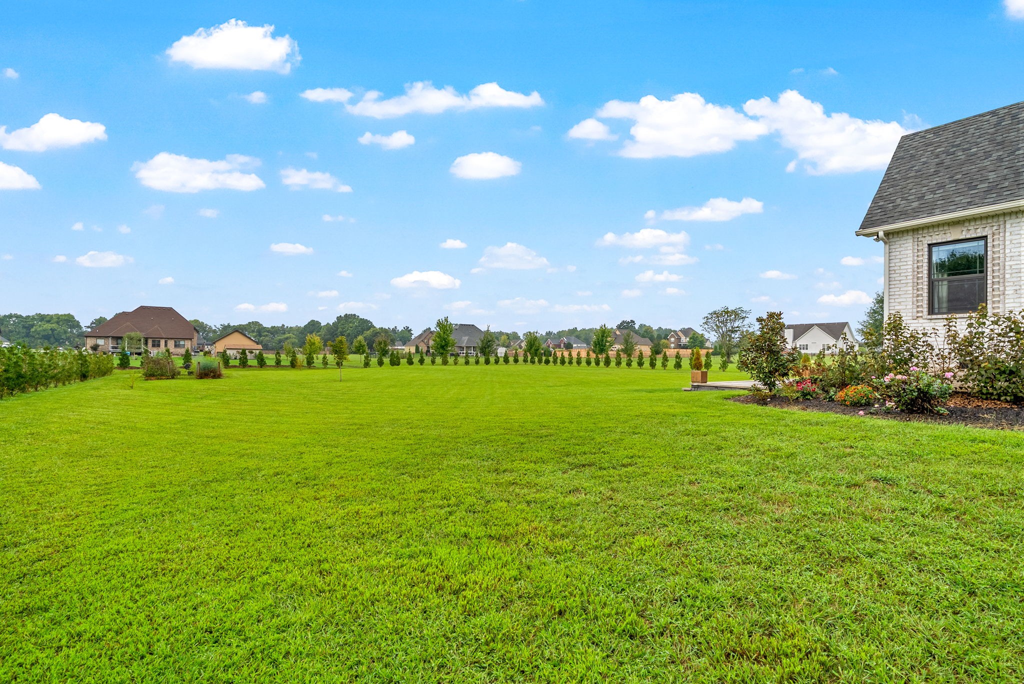 Clarksville, Tennessee 37040, United States, 4 Bedrooms Bedrooms, ,4 BathroomsBathrooms,Residential,Active,218137