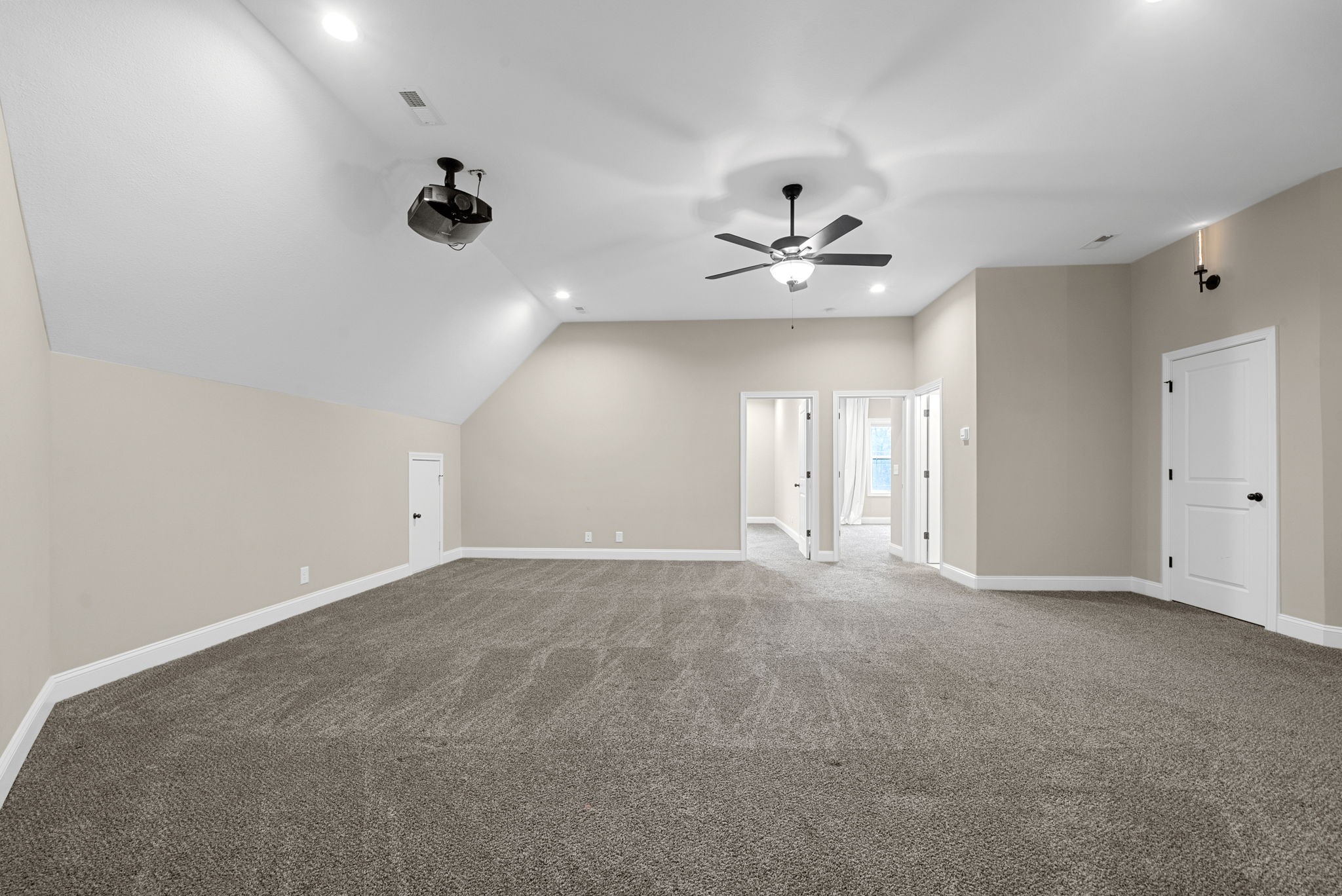 Clarksville, Tennessee 37040, United States, 4 Bedrooms Bedrooms, ,4 BathroomsBathrooms,Residential,Active,218137