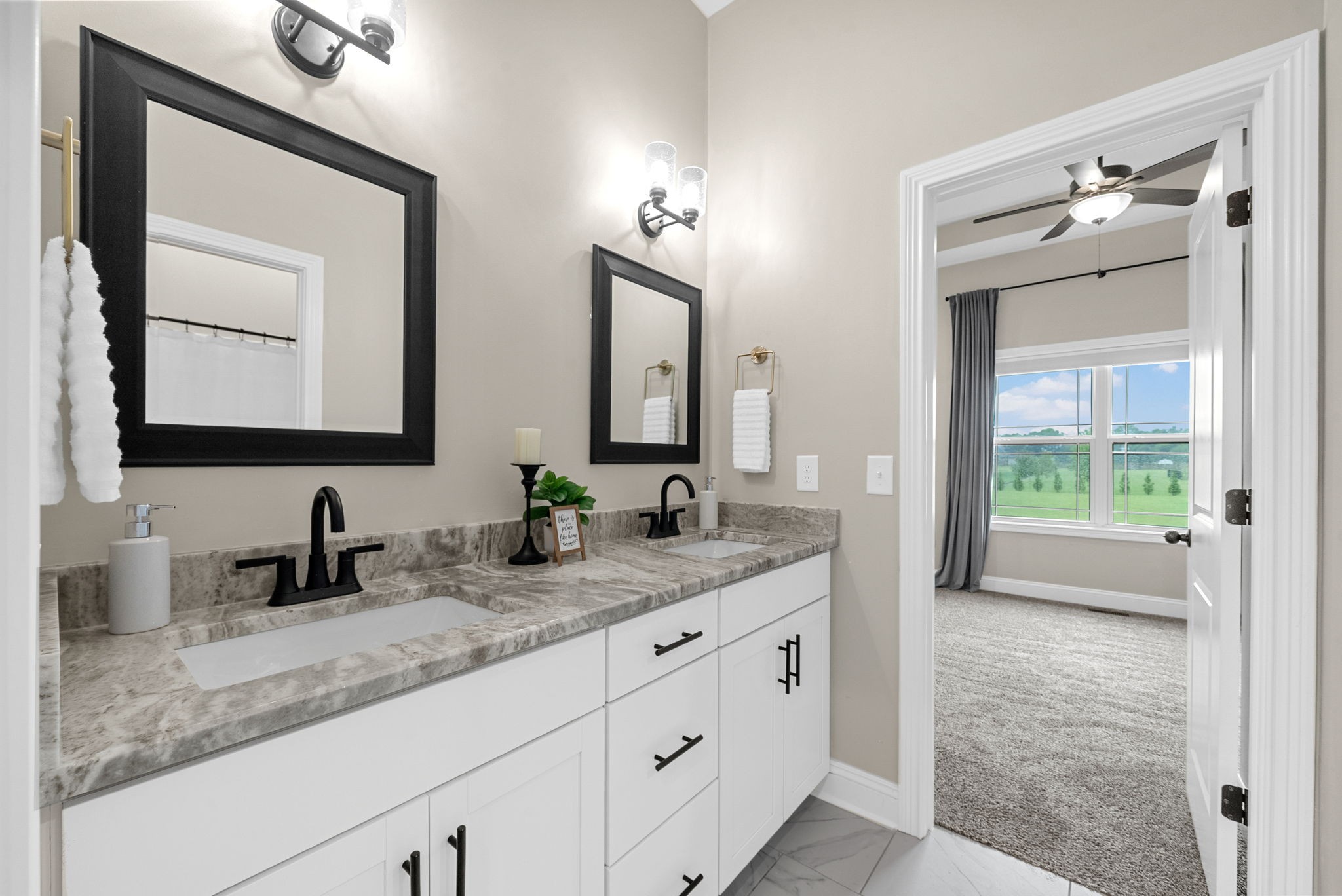 Clarksville, Tennessee 37040, United States, 4 Bedrooms Bedrooms, ,4 BathroomsBathrooms,Residential,Active,218137