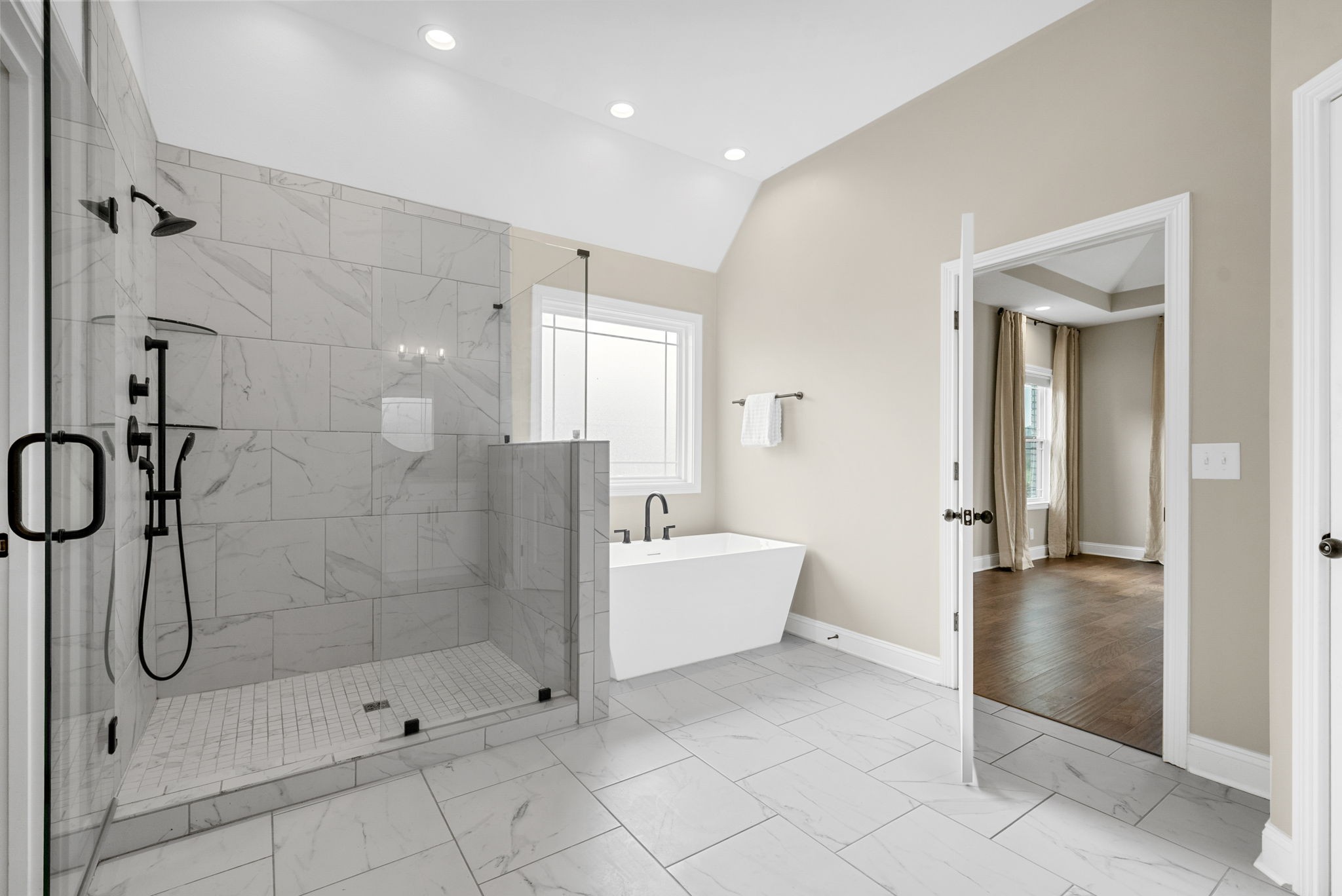 Clarksville, Tennessee 37040, United States, 4 Bedrooms Bedrooms, ,4 BathroomsBathrooms,Residential,Active,218137