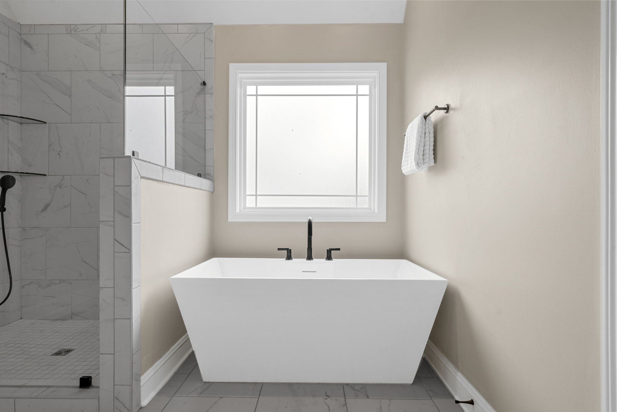 Clarksville, Tennessee 37040, United States, 4 Bedrooms Bedrooms, ,4 BathroomsBathrooms,Residential,Active,218137