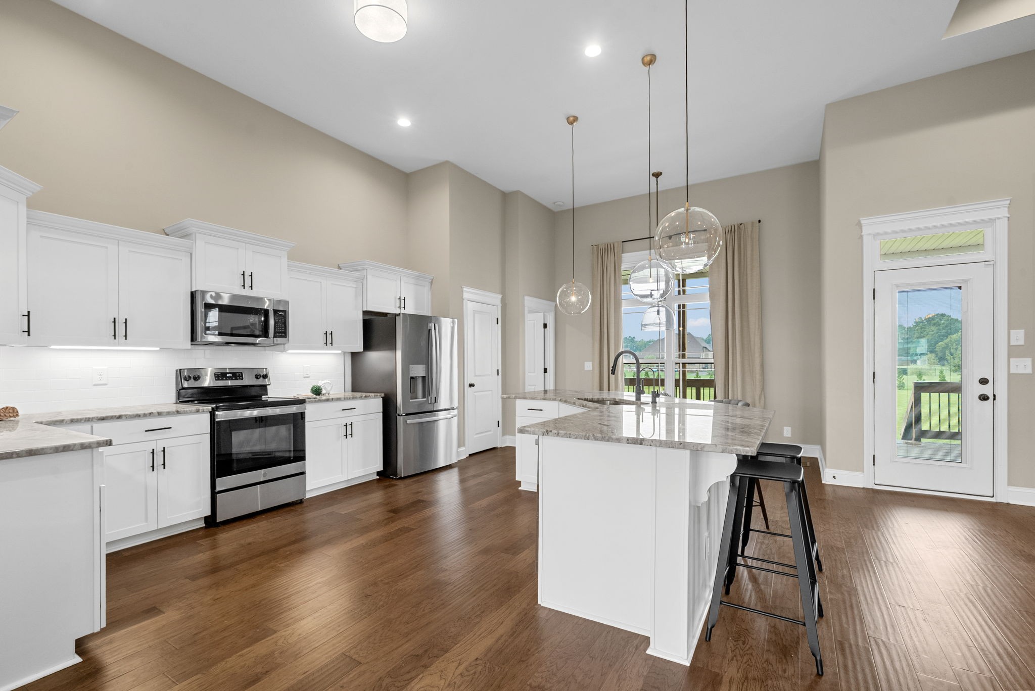 Clarksville, Tennessee 37040, United States, 4 Bedrooms Bedrooms, ,4 BathroomsBathrooms,Residential,Active,218137