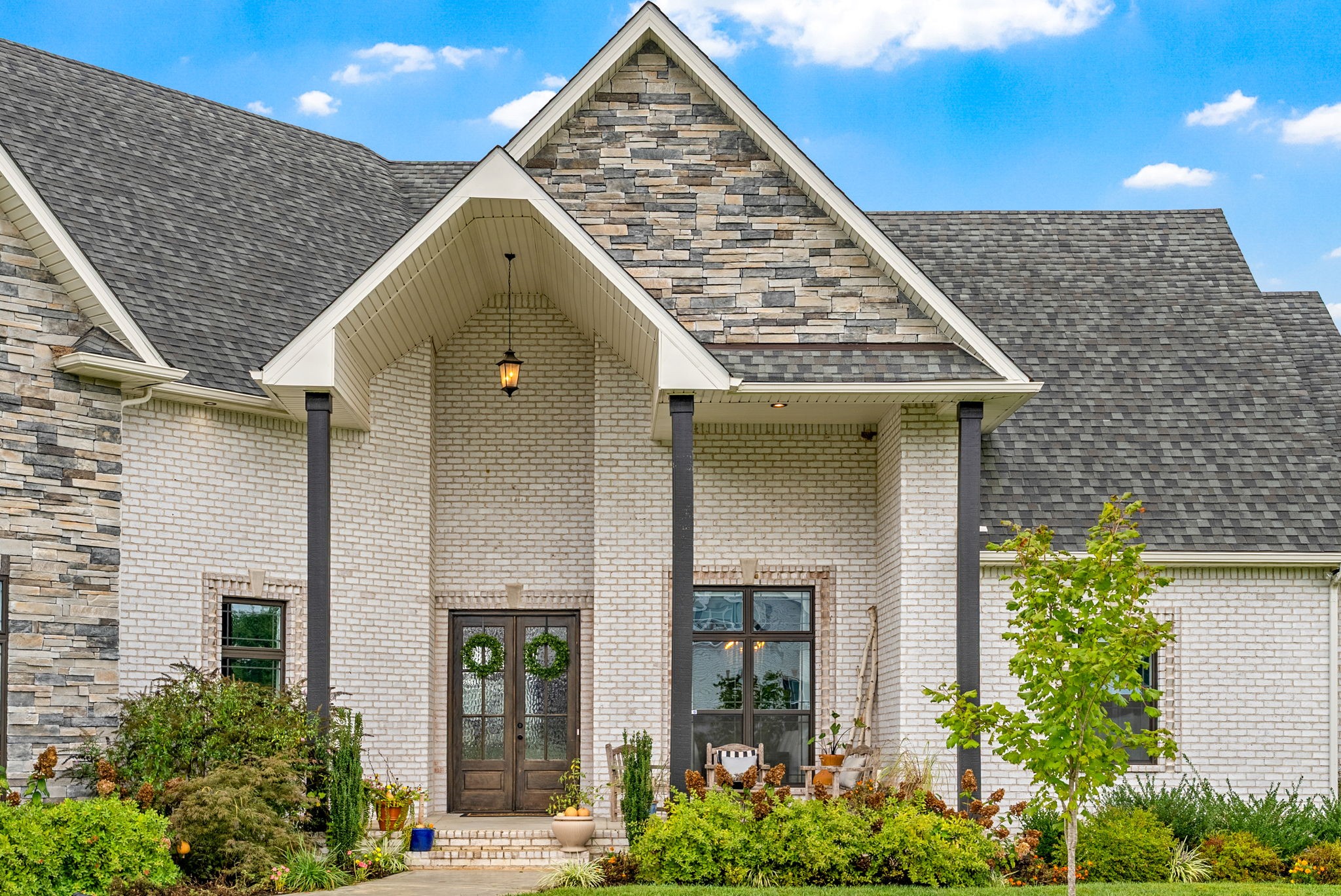 Clarksville, Tennessee 37040, United States, 4 Bedrooms Bedrooms, ,4 BathroomsBathrooms,Residential,Active,218137