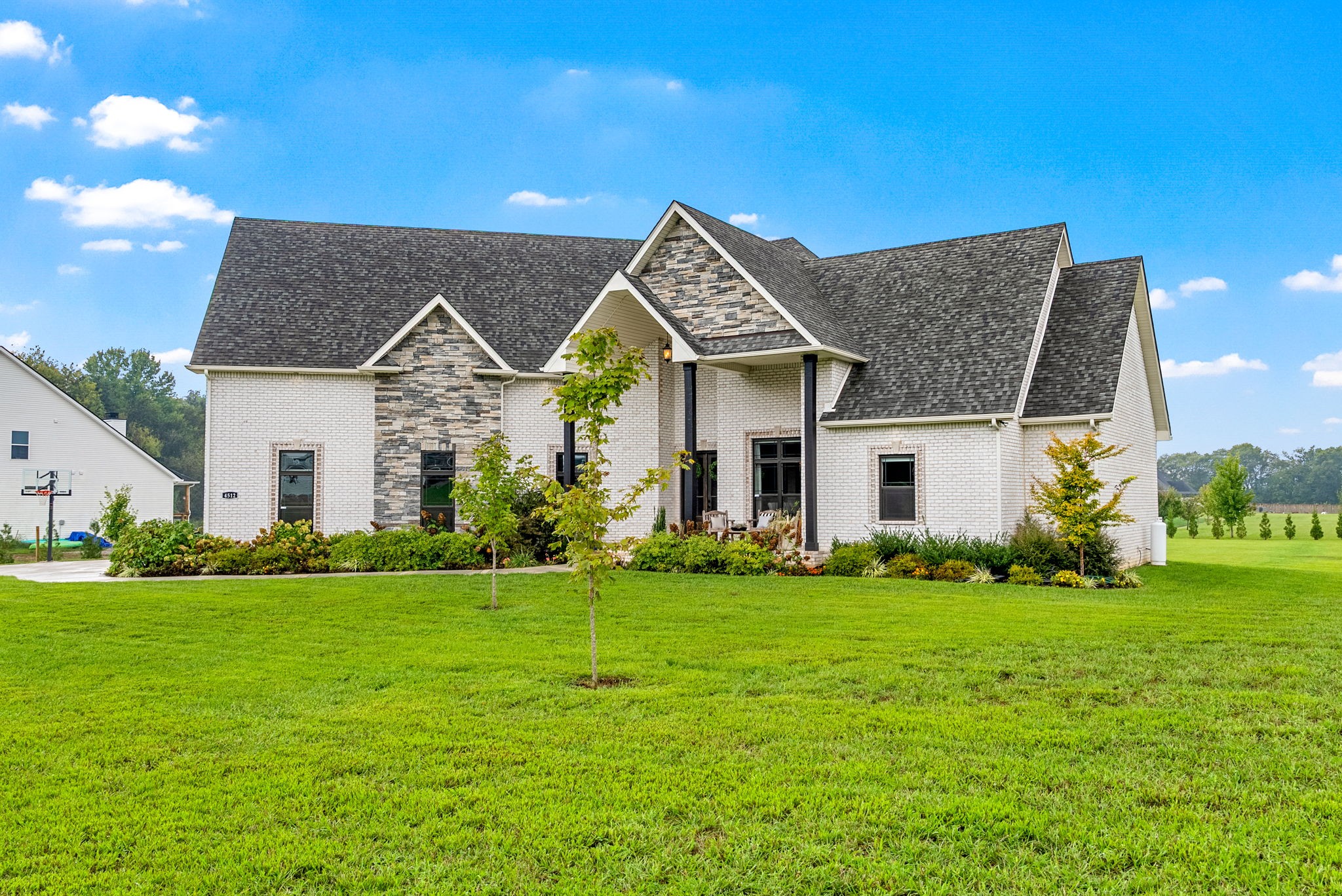 Clarksville, Tennessee 37040, United States, 4 Bedrooms Bedrooms, ,4 BathroomsBathrooms,Residential,Active,218137