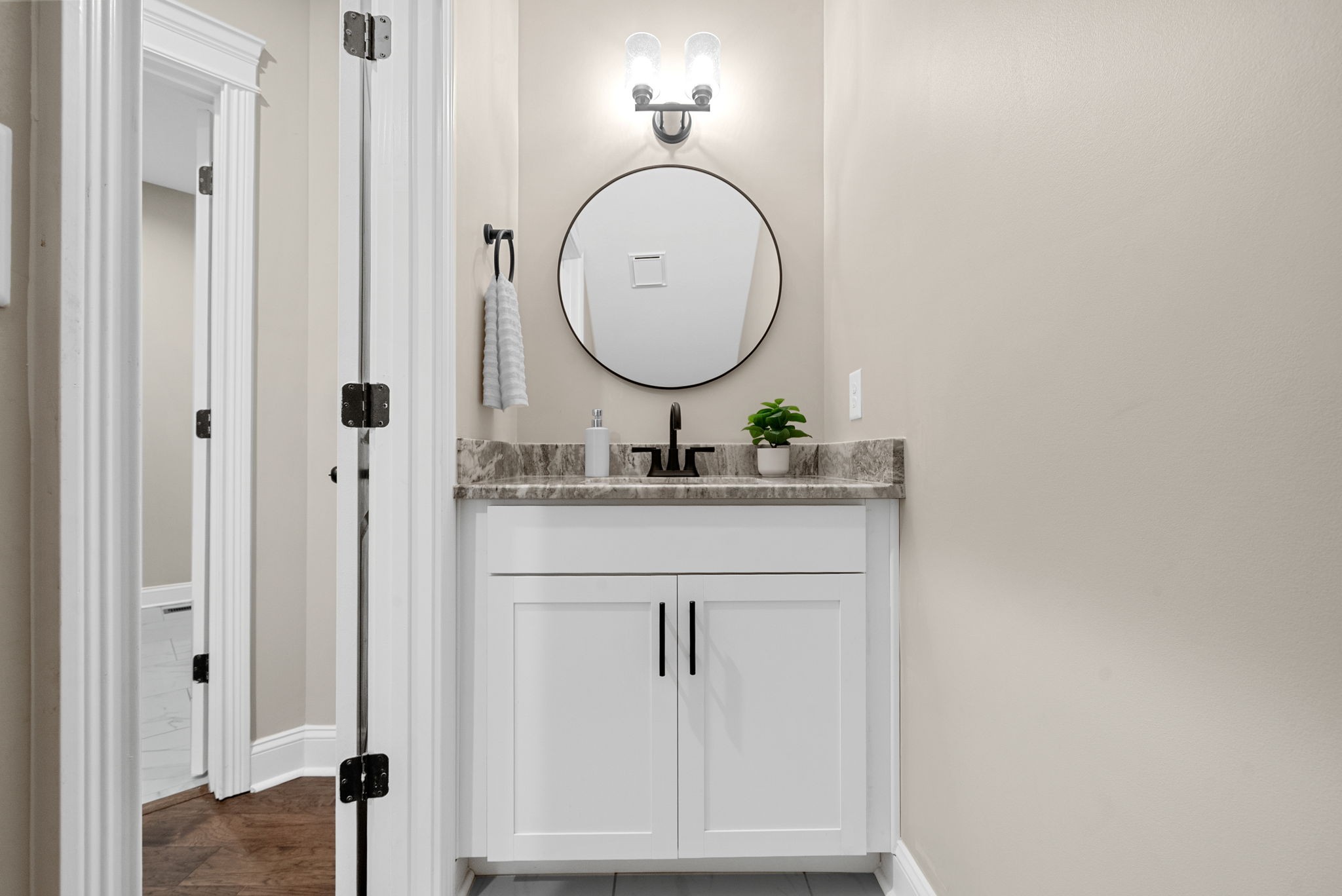 Clarksville, Tennessee 37040, United States, 4 Bedrooms Bedrooms, ,4 BathroomsBathrooms,Residential,Active,218137