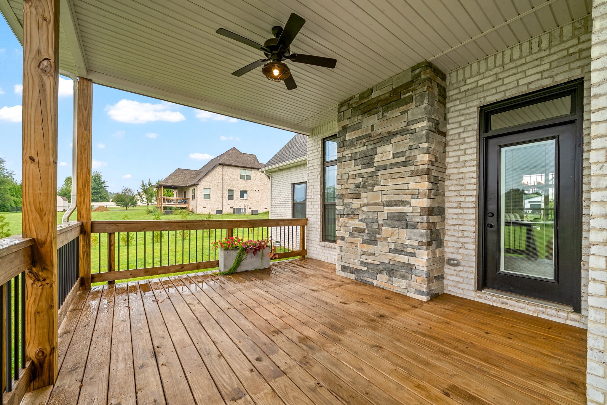 Clarksville, Tennessee 37040, United States, 4 Bedrooms Bedrooms, ,4 BathroomsBathrooms,Residential,Active,218137