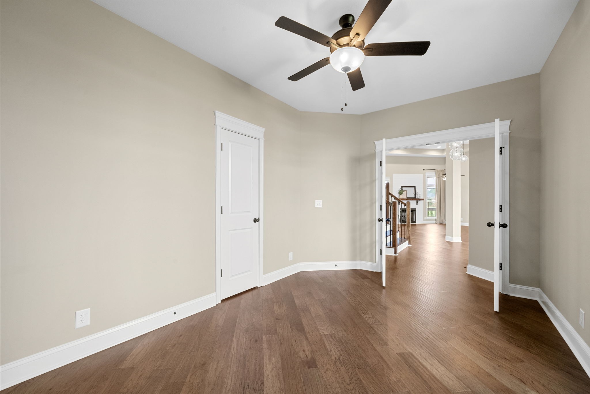 Clarksville, Tennessee 37040, United States, 4 Bedrooms Bedrooms, ,4 BathroomsBathrooms,Residential,Active,218137