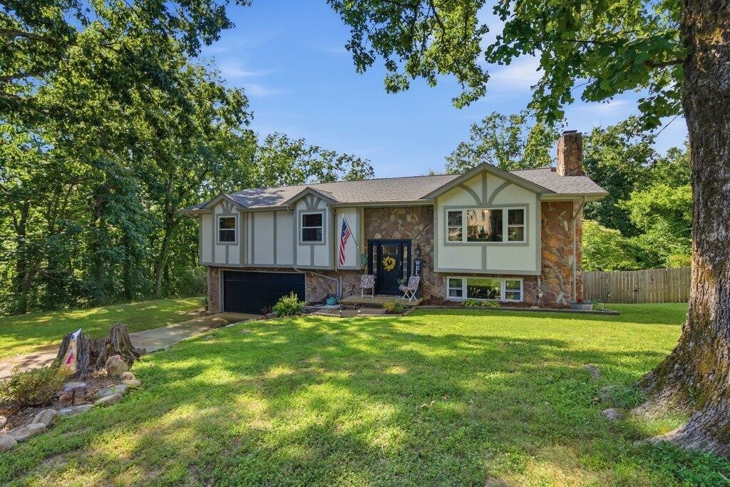 1718 Lake Wood Circle