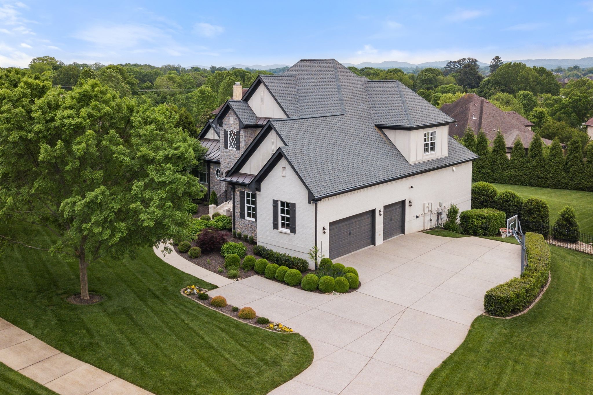 9485 Highland Bend Ct